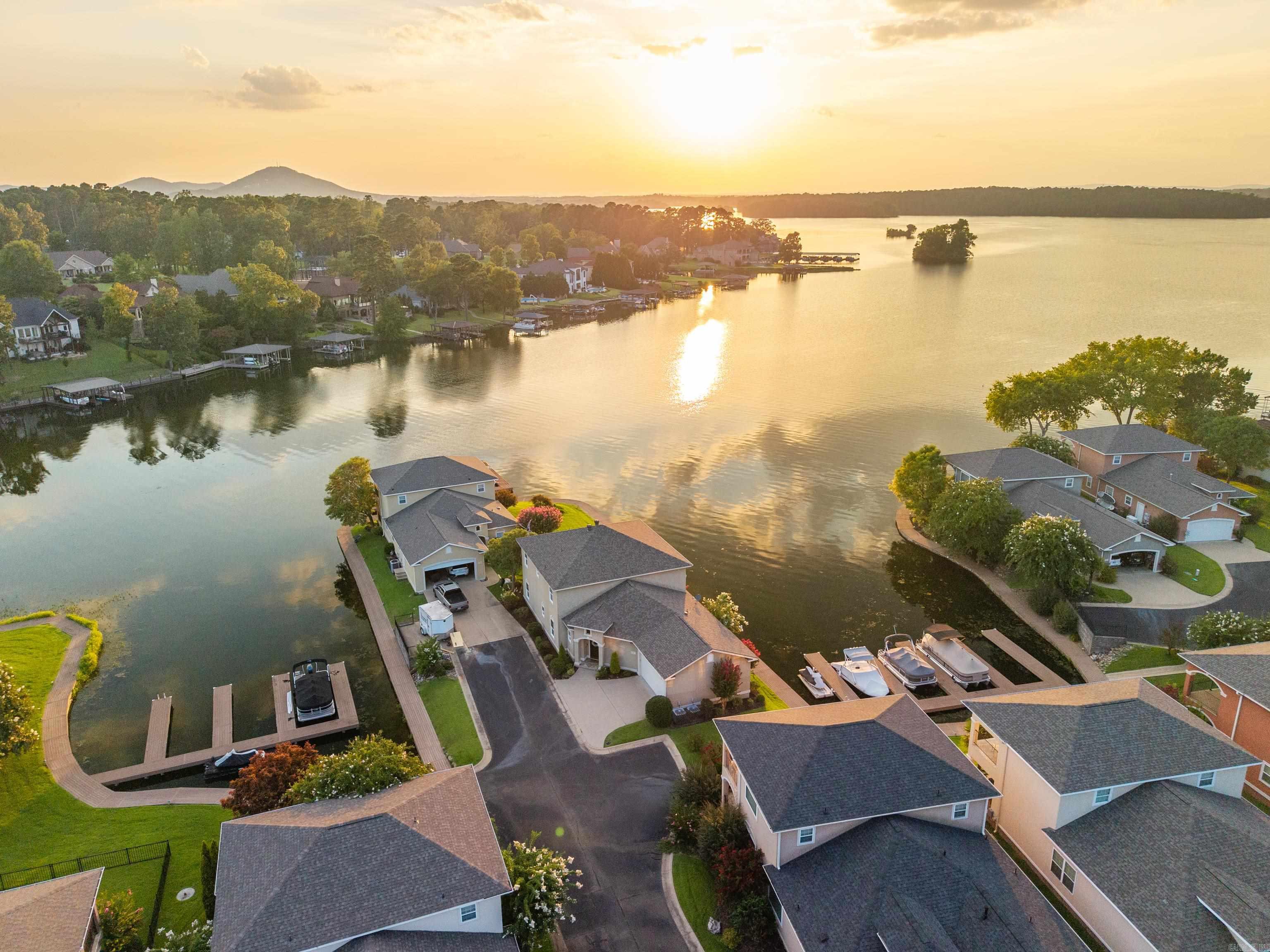 Farr Landing Villas - Residential
