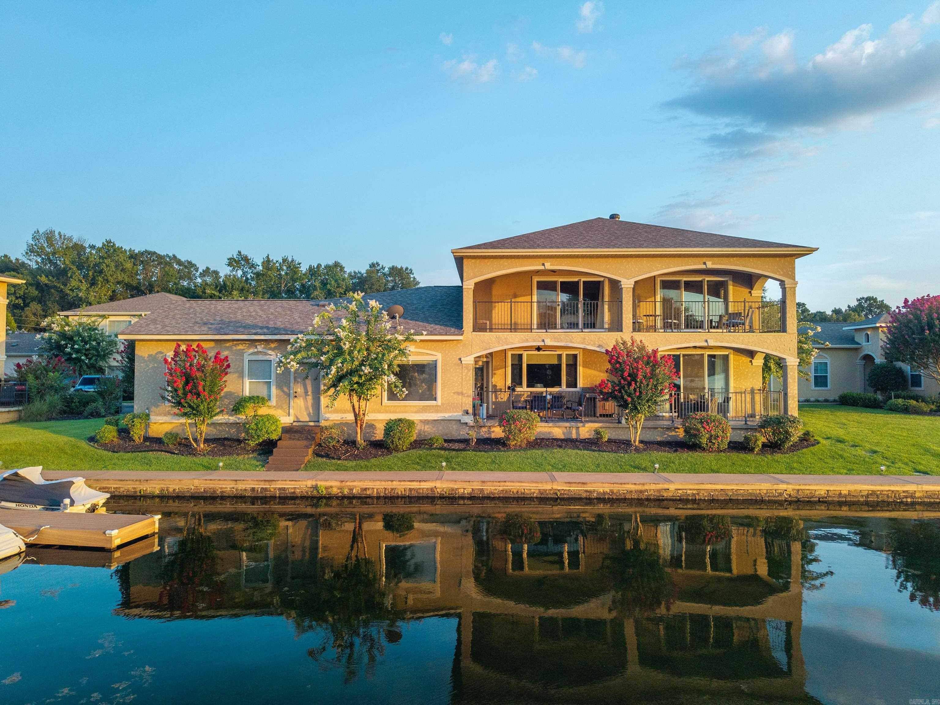Farr Landing Villas - Residential
