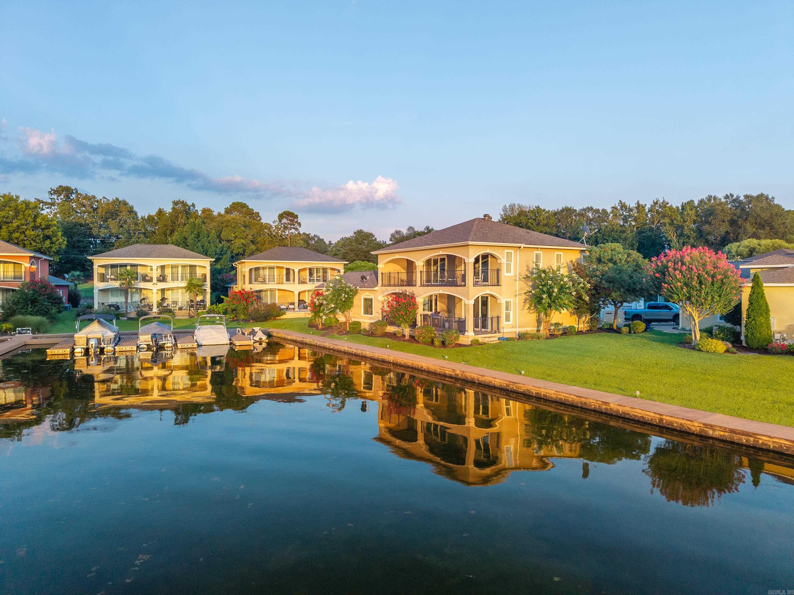 Farr Landing Villas - Residential
