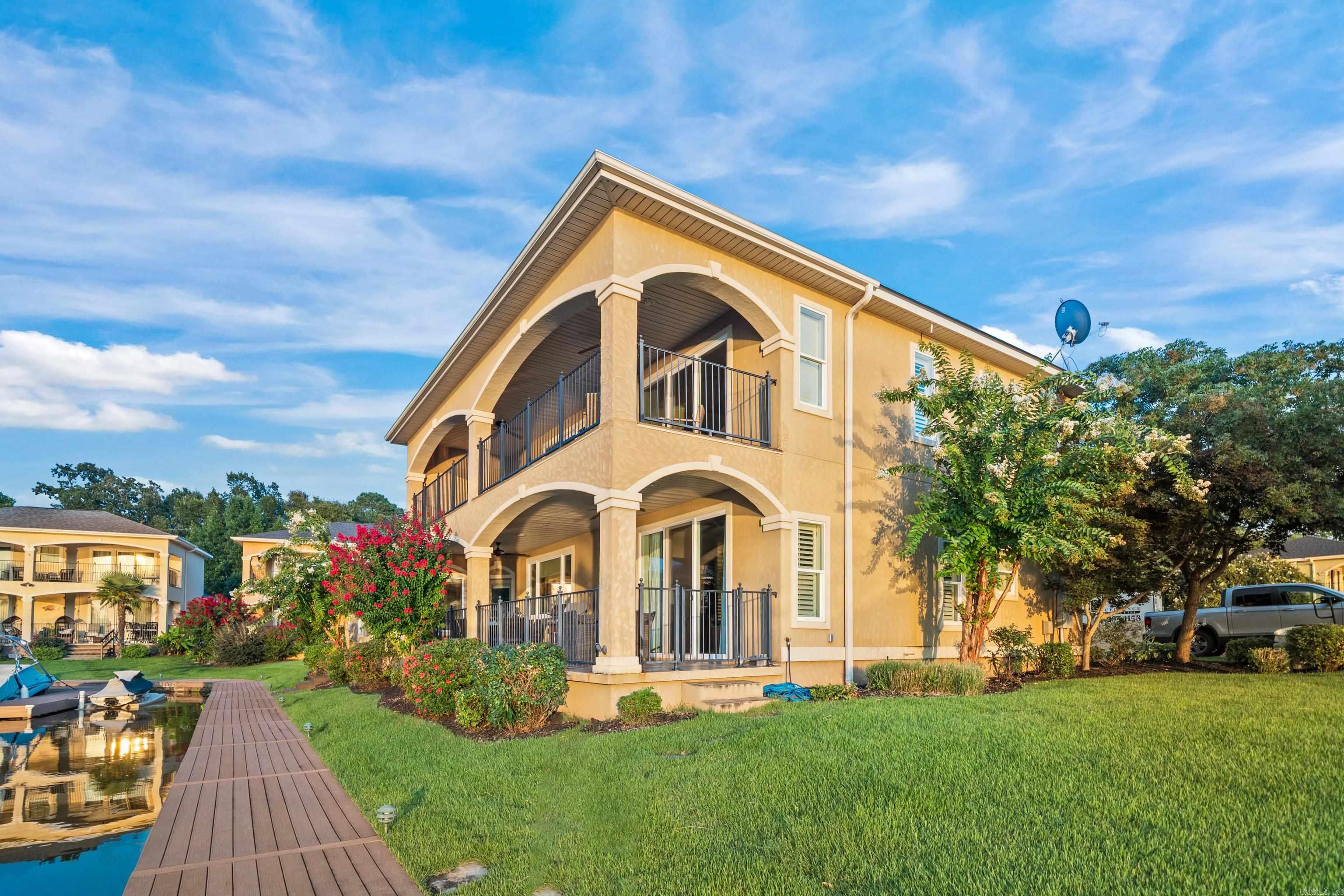 Farr Landing Villas - Residential