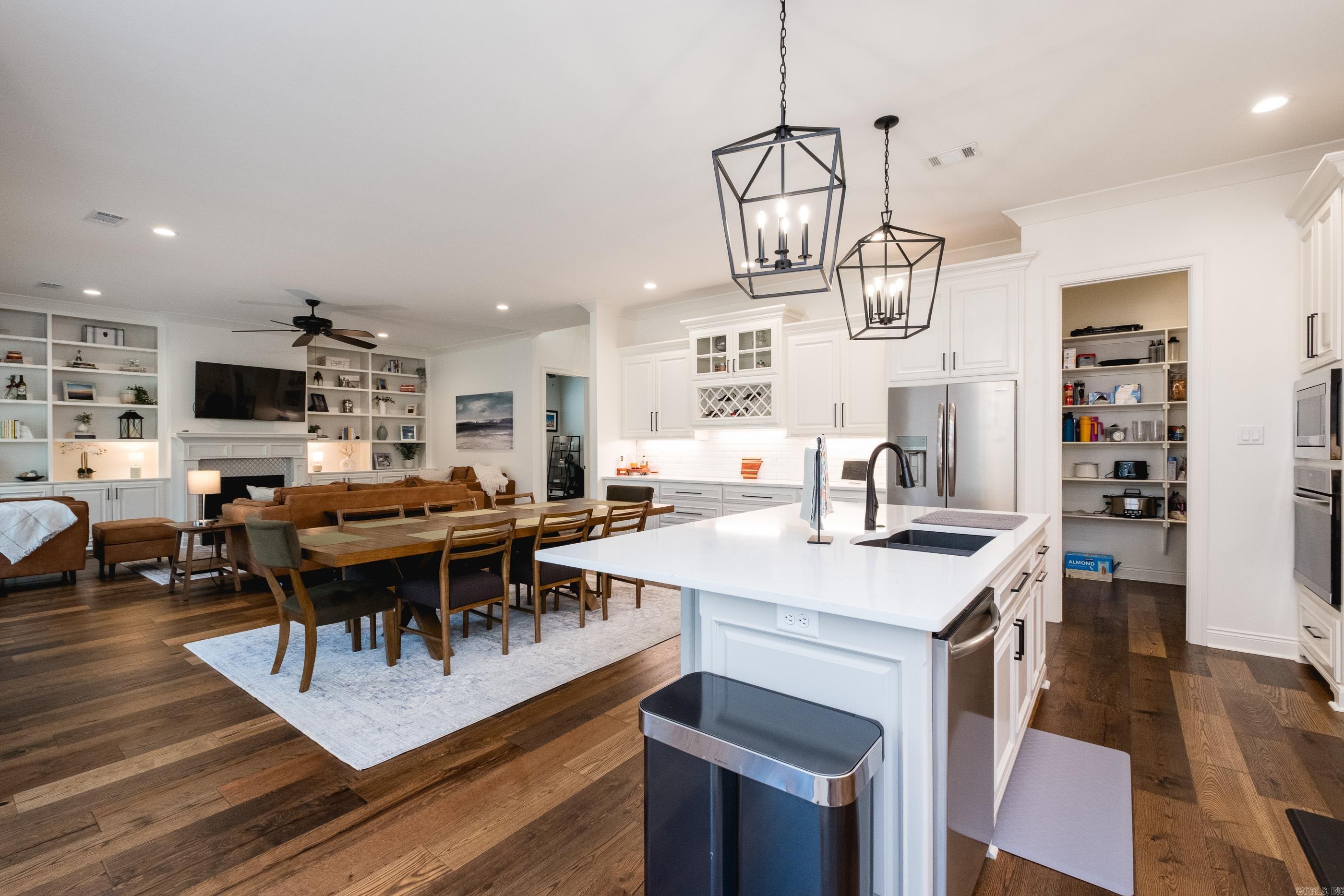 Hollywood - Residential