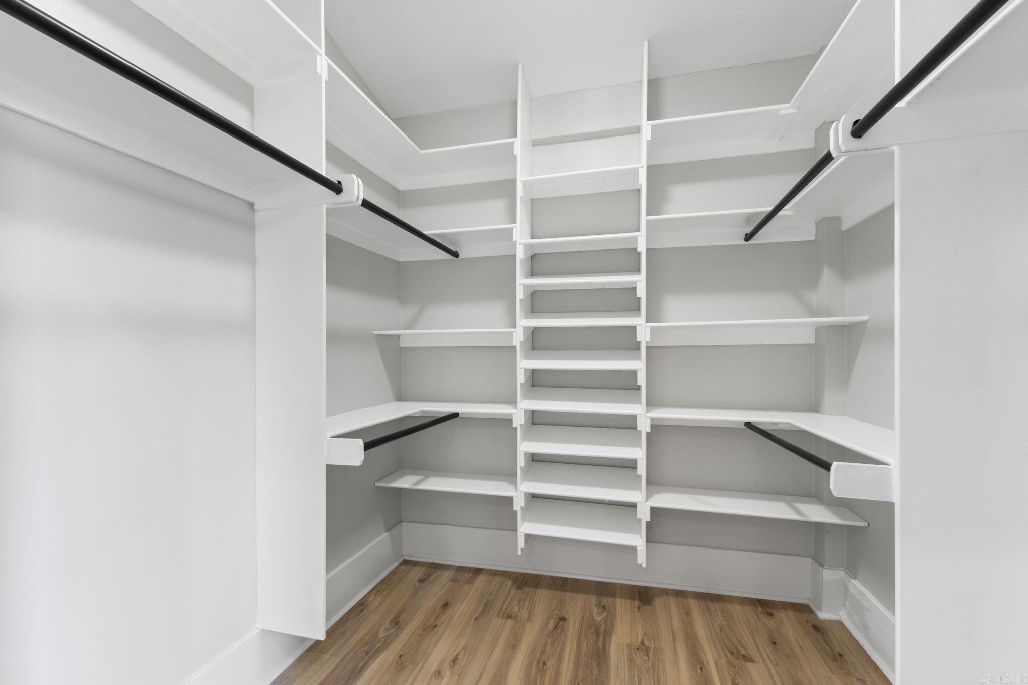 Weldon E Wrights - Residential