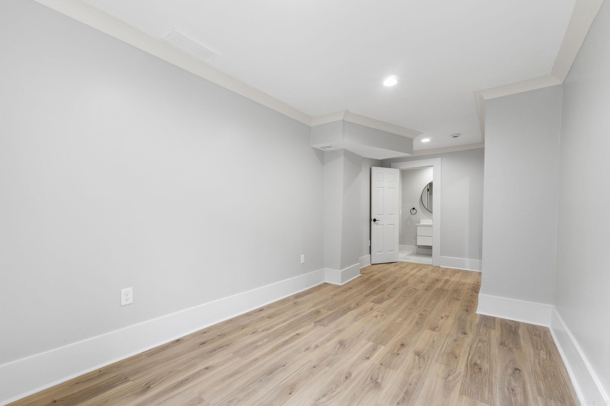 Weldon E Wrights - Residential