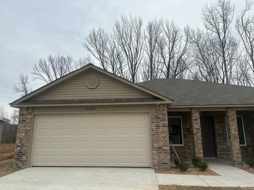 Washington plan large lot  Upgrades included in this home: 60" fiberglass standup shower in Master Bath, toilets upgraded to comfort height in both Bathrooms, plumbing faucet upgrade 2, door bell, staggered Kitchen cabinets, 16" granite bar top in Kitchen, granite Kitchen countertops level 1, raised ceilings in Living Areas per municipal requirements, Cheyenne style interior doors, optional Master Closet door, baseboards level 2, granite vanity tops in Bathrooms, full sod, smooth top range.   PLEASE NOTE: The city that governs this home is SHERWOOD. The mailing address for this property is NORTH LITTLE ROCK because of ZIP Code placement.