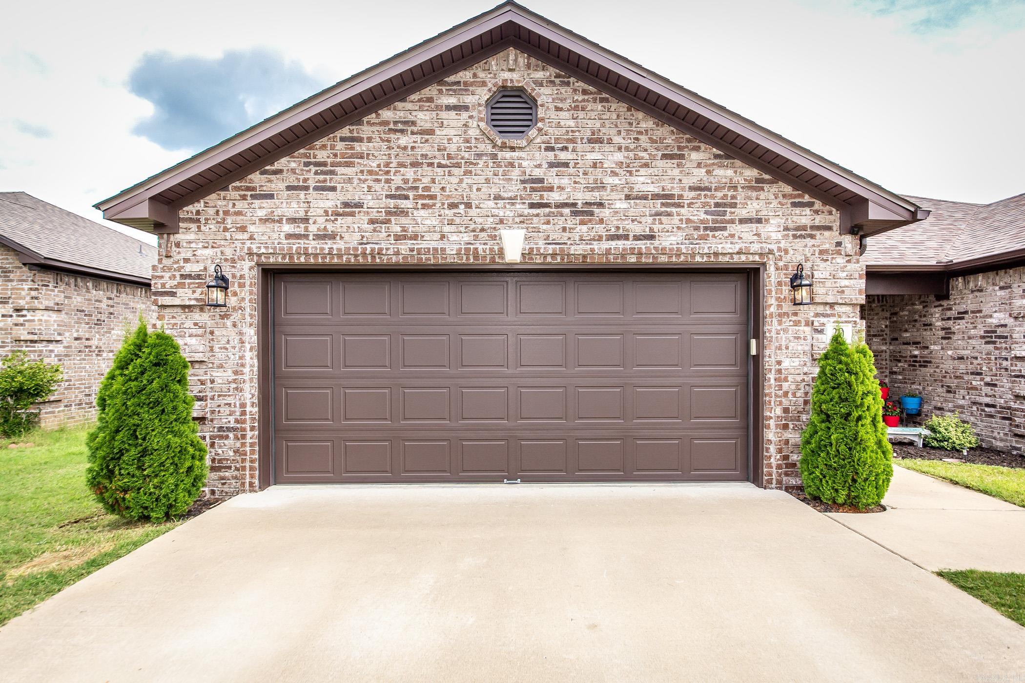 HUNTINGTON PLACE - Residential