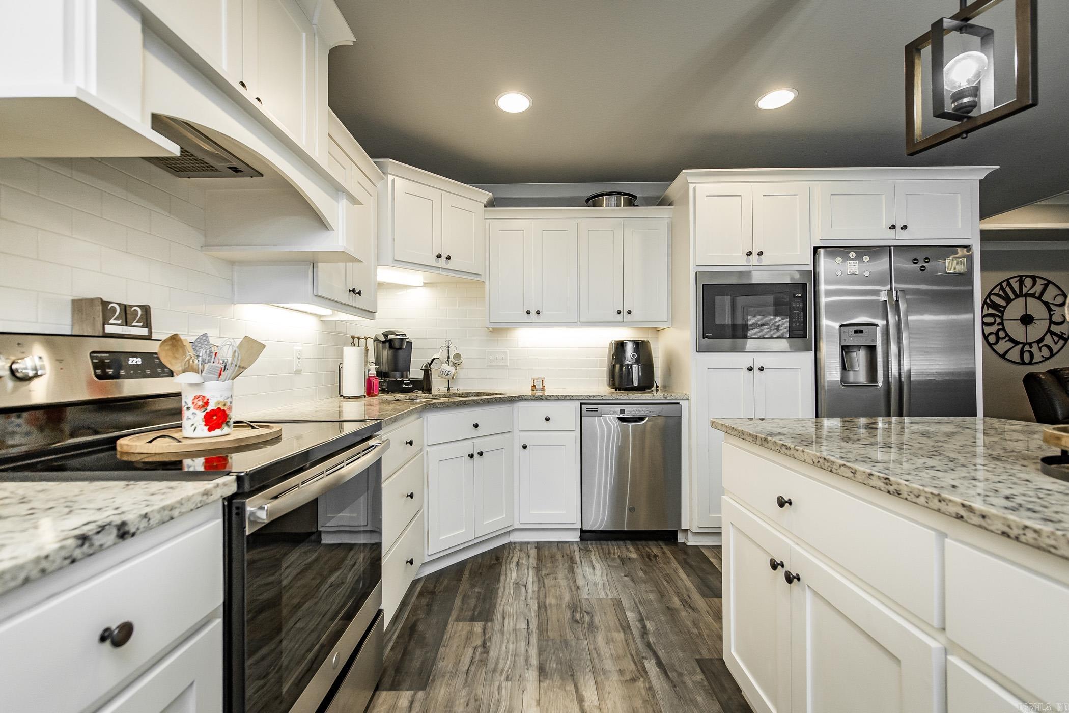 HUNTINGTON PLACE - Residential