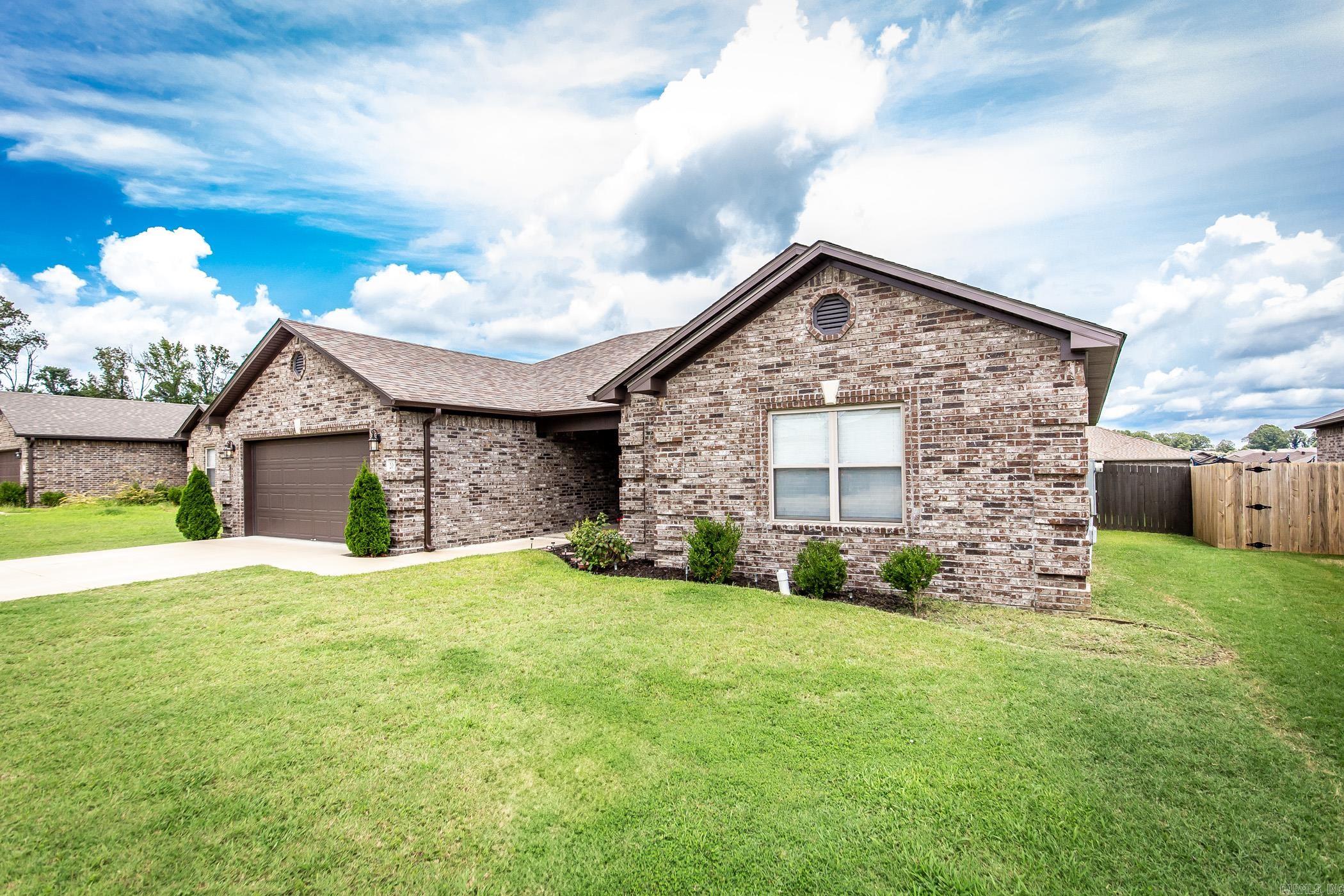 HUNTINGTON PLACE - Residential