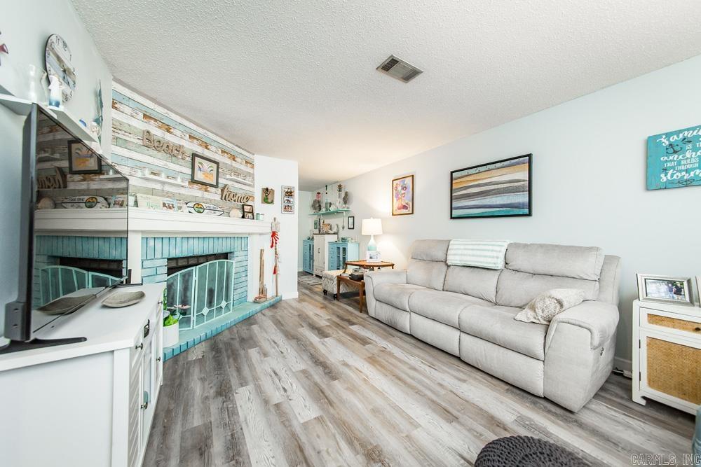 OAK CREST - Residential