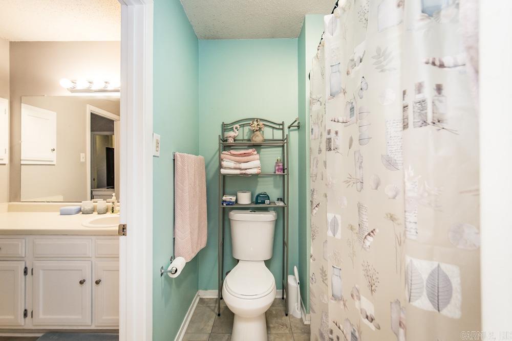 OAK CREST - Residential