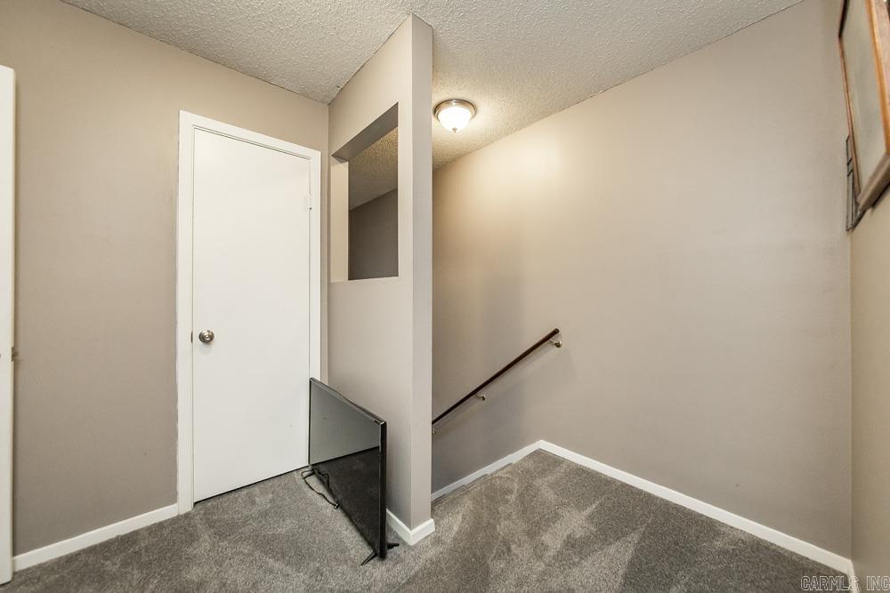 OAK CREST - Residential