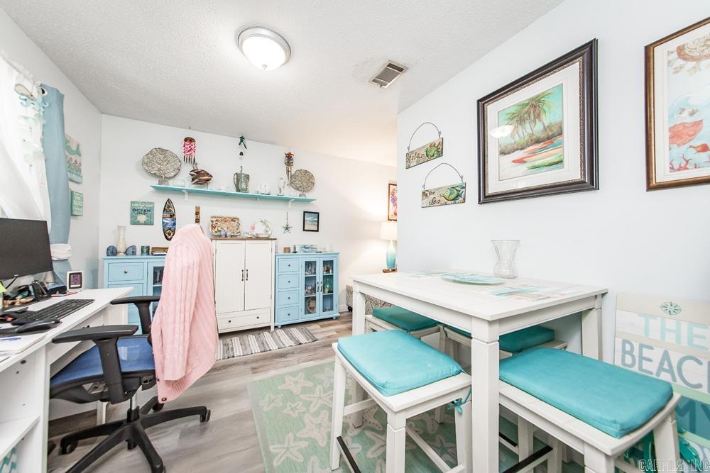 OAK CREST - Residential