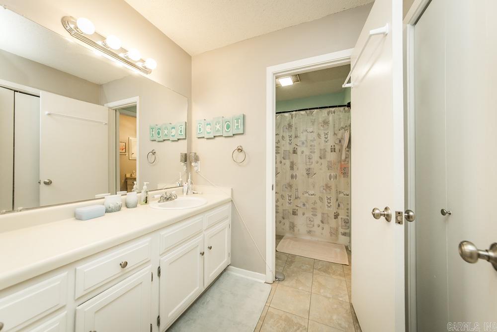 OAK CREST - Residential