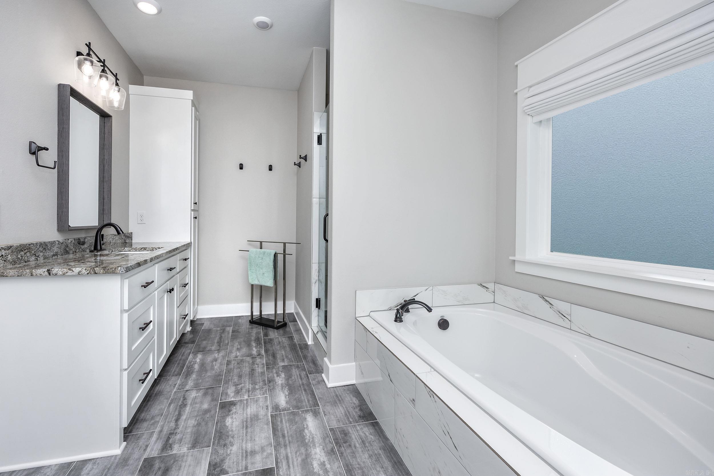 AVILLA HILLS - Residential