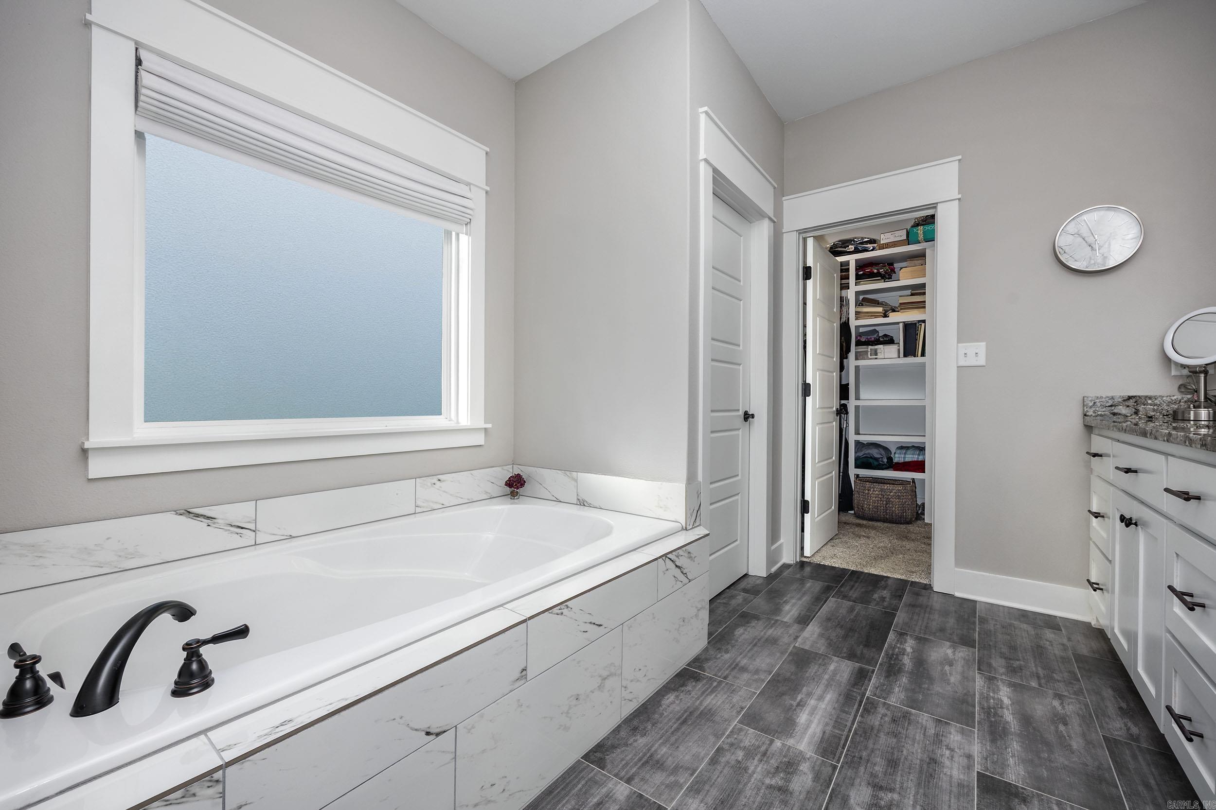 AVILLA HILLS - Residential