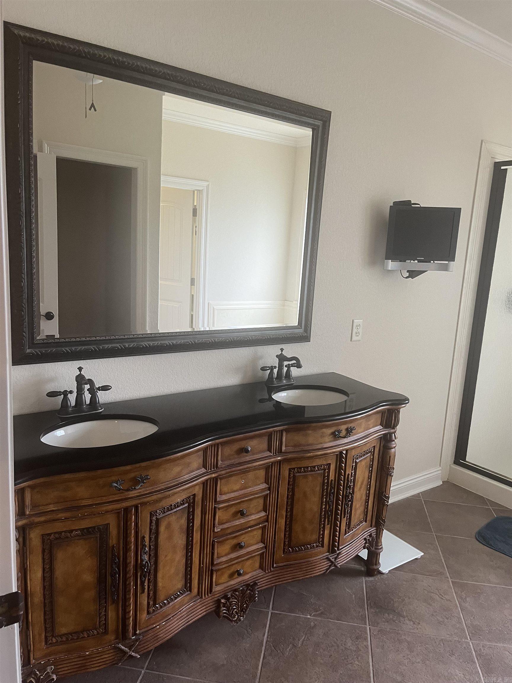 MILLERS CROSSING - Residential