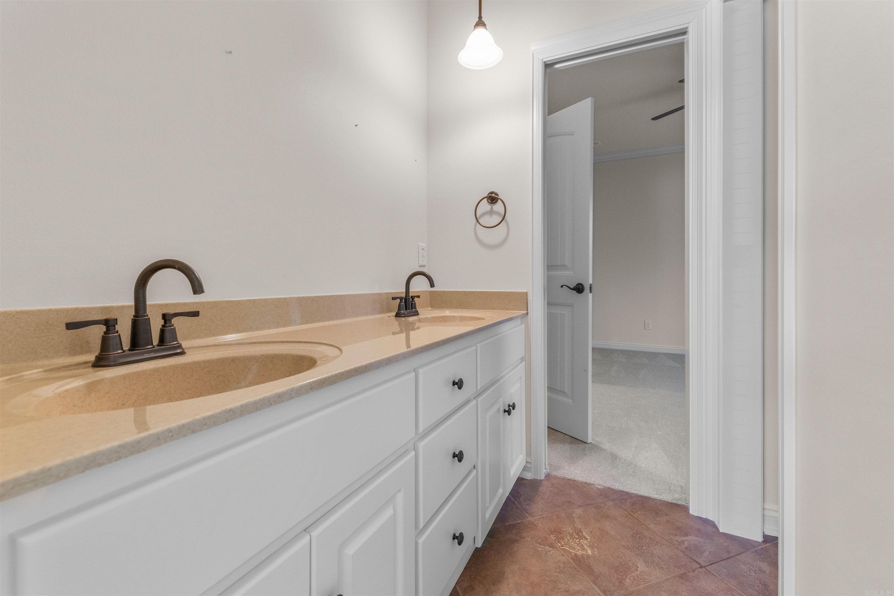 MILLERS CROSSING - Residential