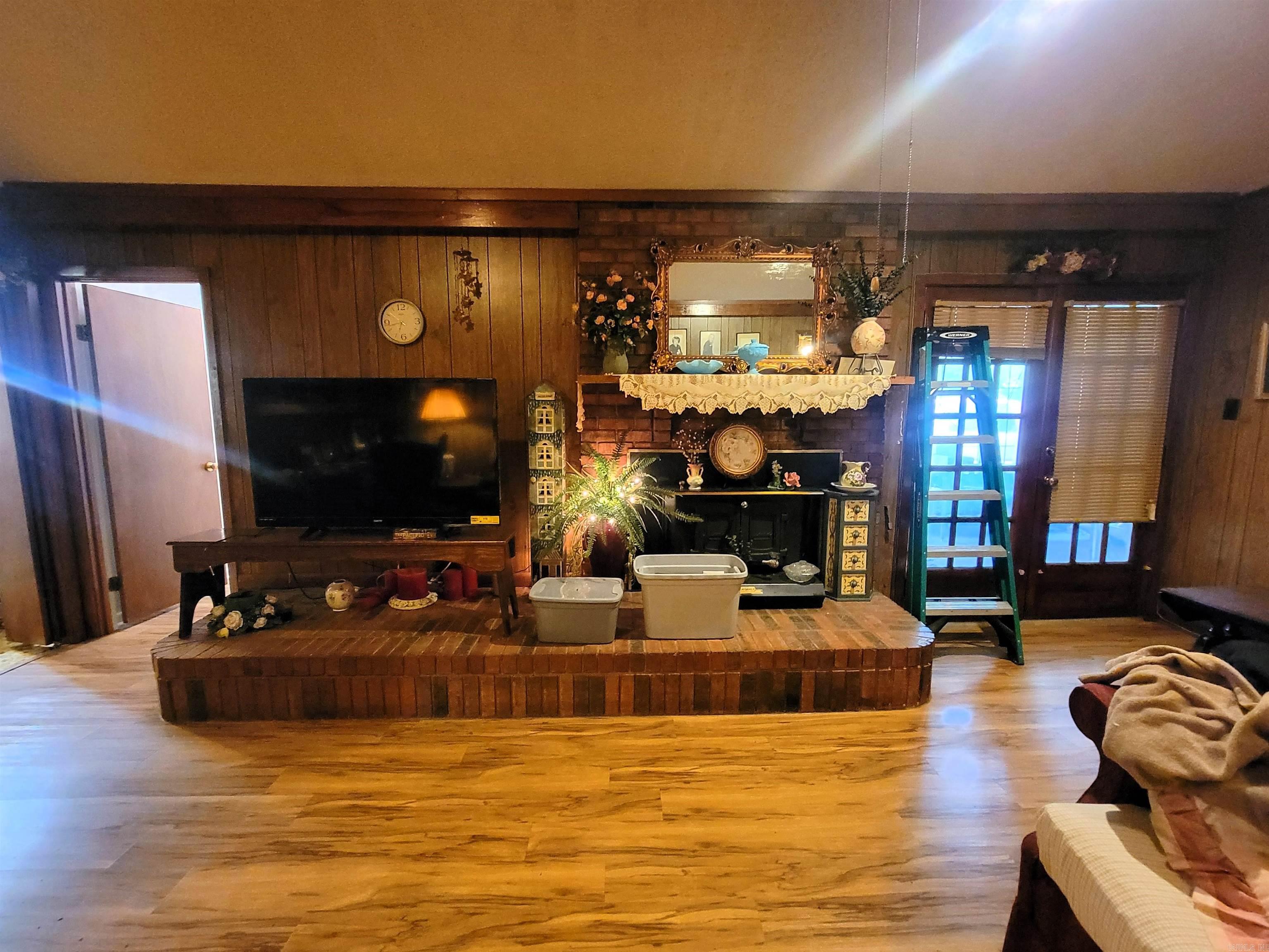 WESTERN CHAPEL ADD - Residential