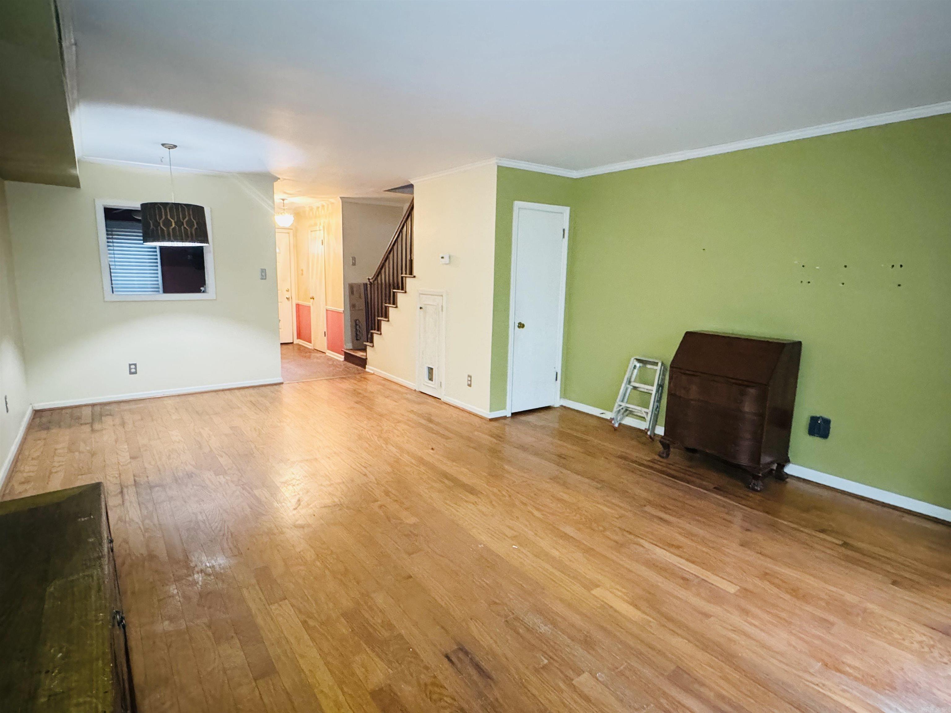 HAMPTON COURT APT HPR - Residential