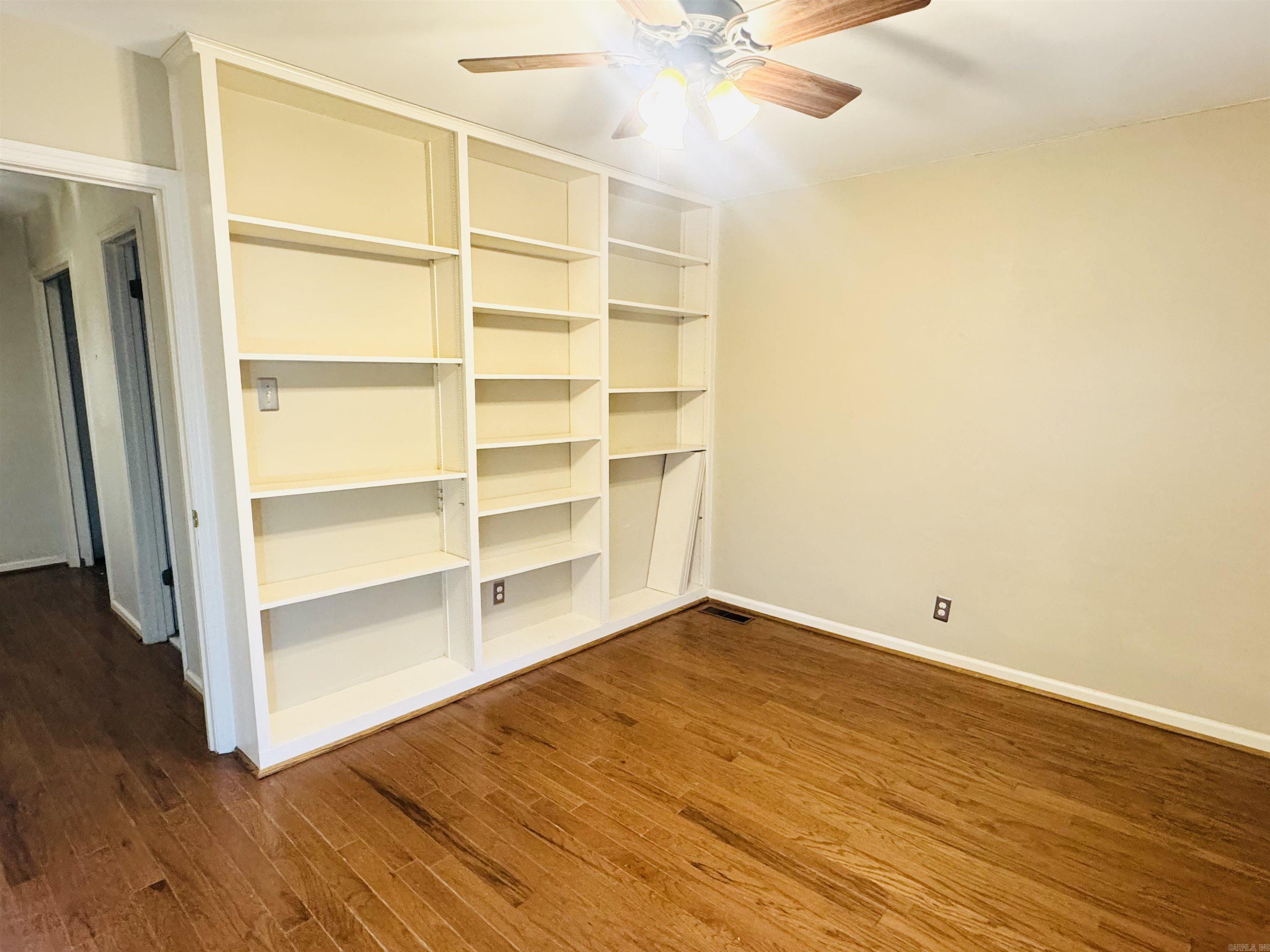 HAMPTON COURT APT HPR - Residential