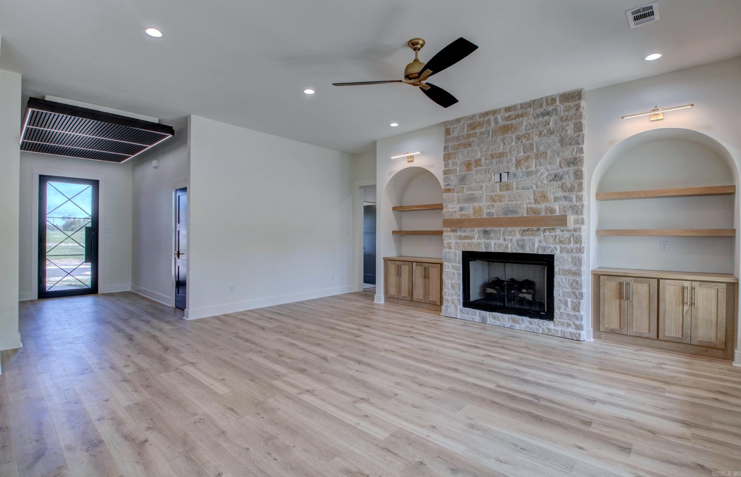 WINDRIDGE ESTATES PHASE 1 - Residential