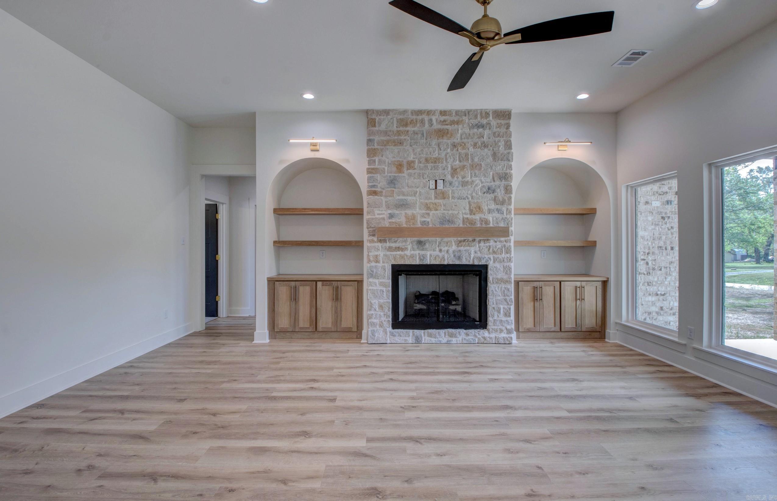 WINDRIDGE ESTATES PHASE 1 - Residential