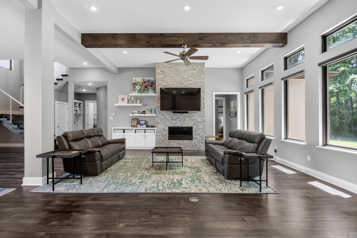 WEST LAKE VILLAGE - Residential