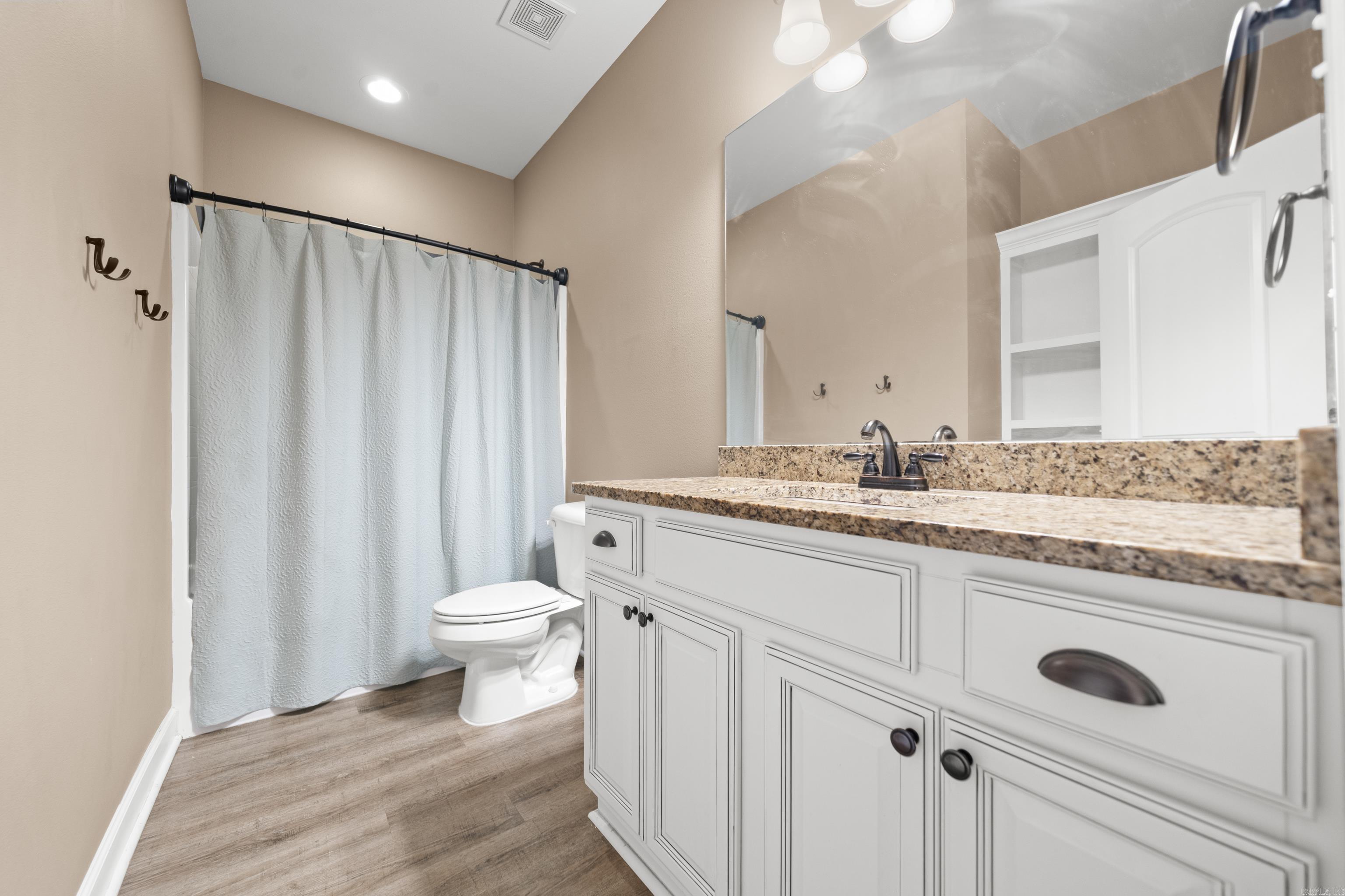 HALEY COURT - Residential