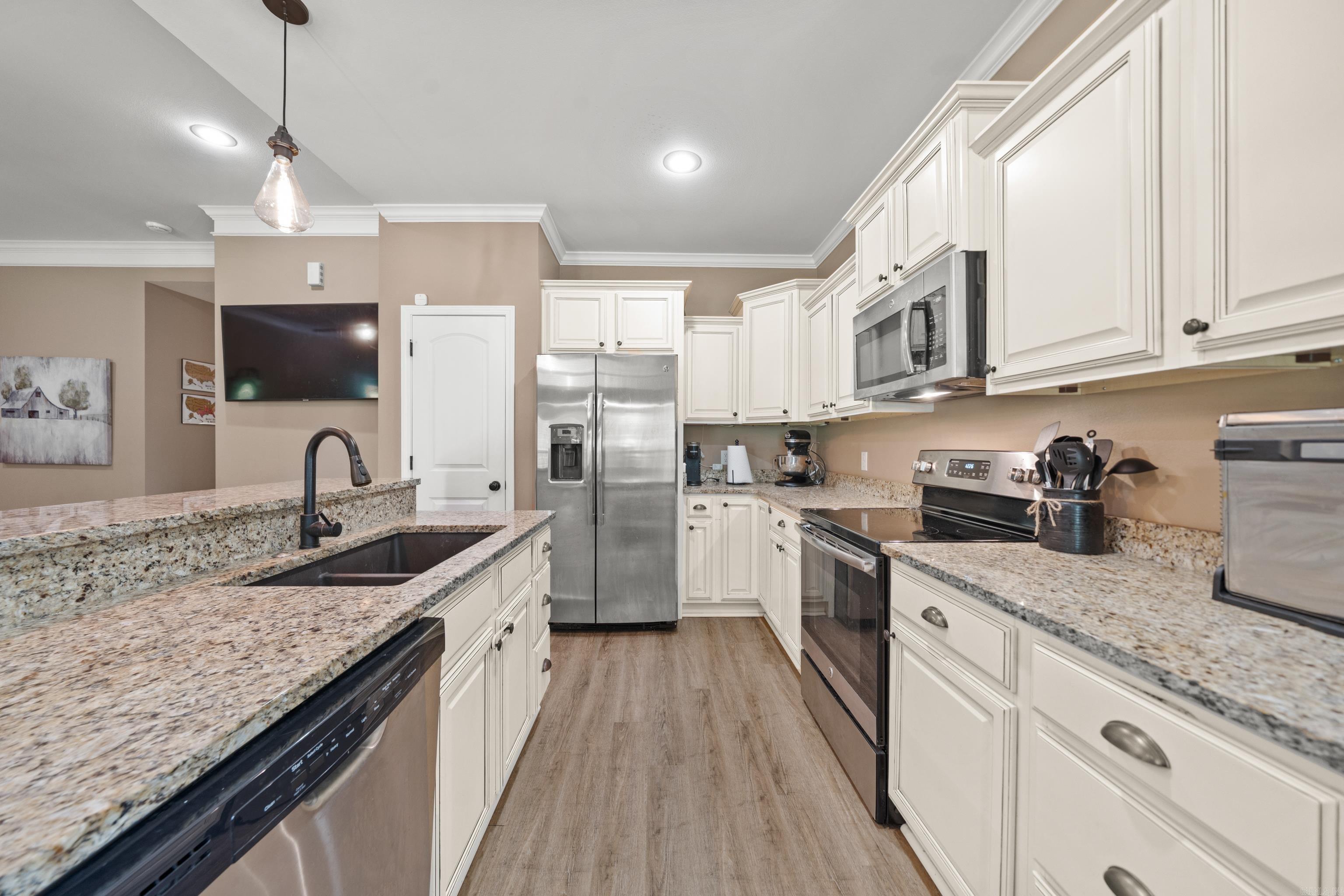 HALEY COURT - Residential