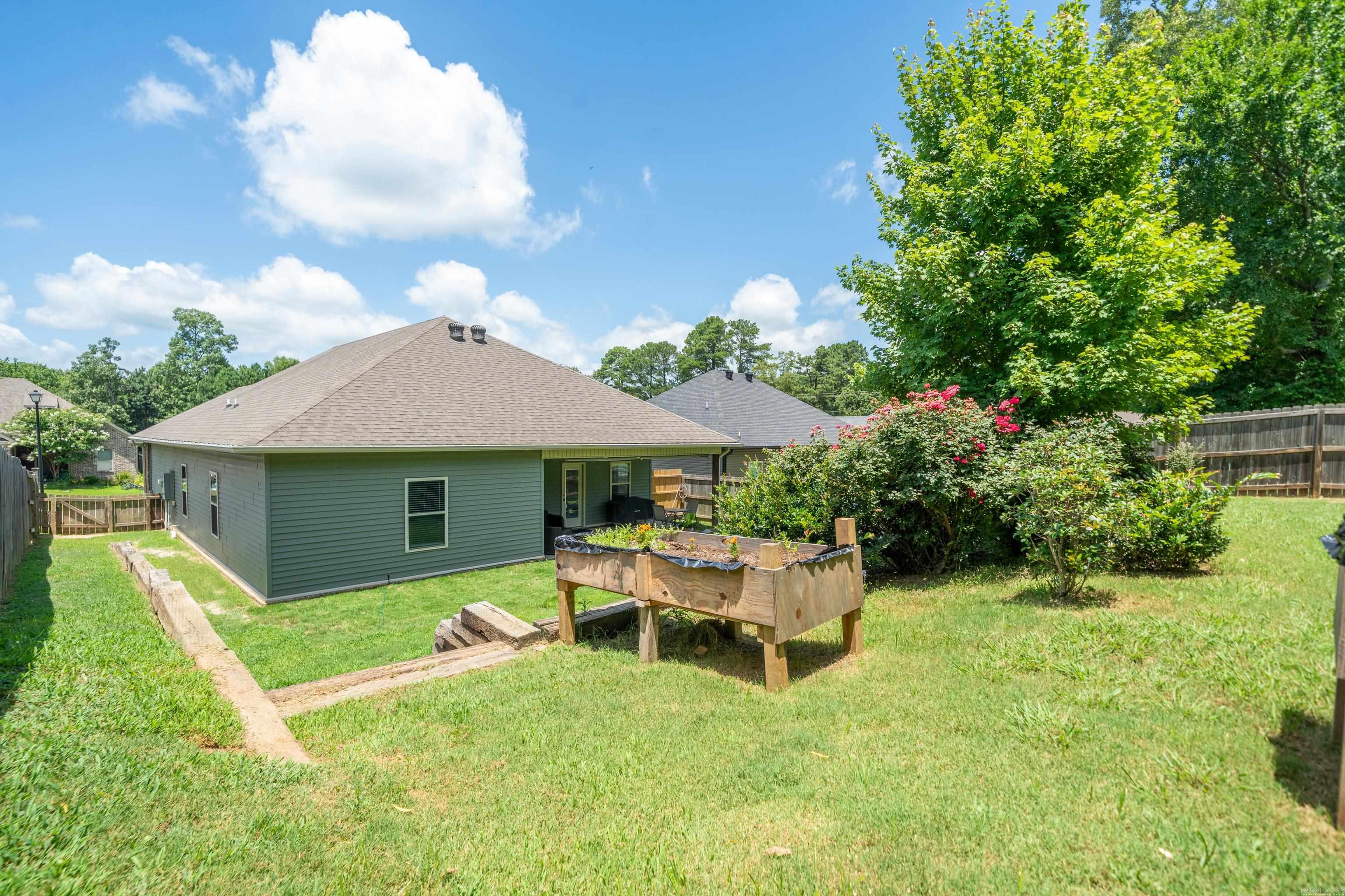 HALEY COURT - Residential