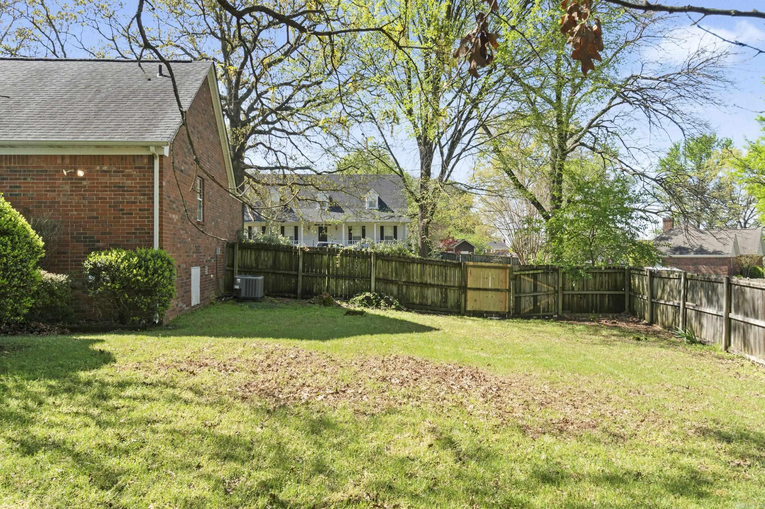 RIVER OAKS - Residential