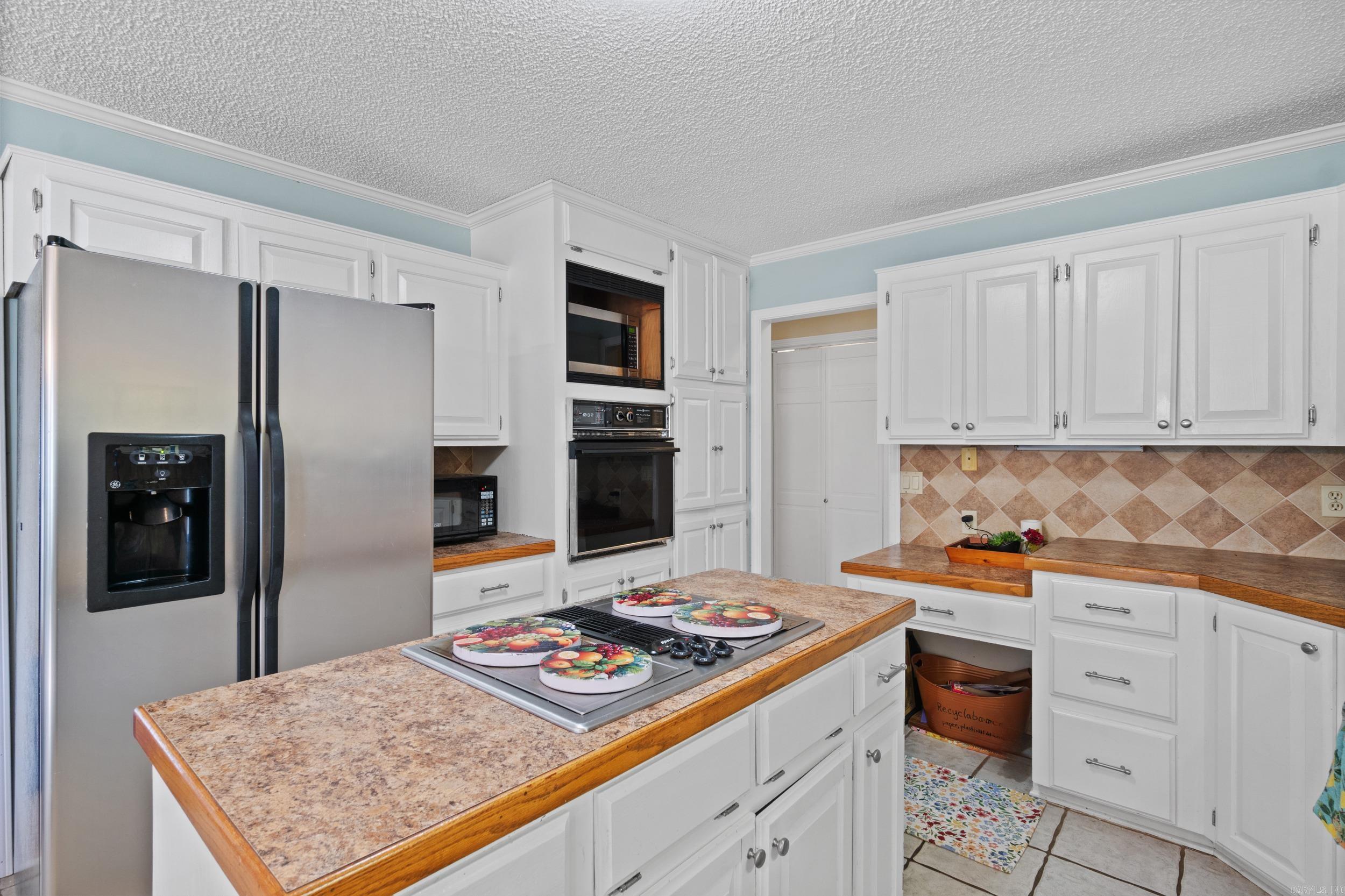 RIVER OAKS - Residential