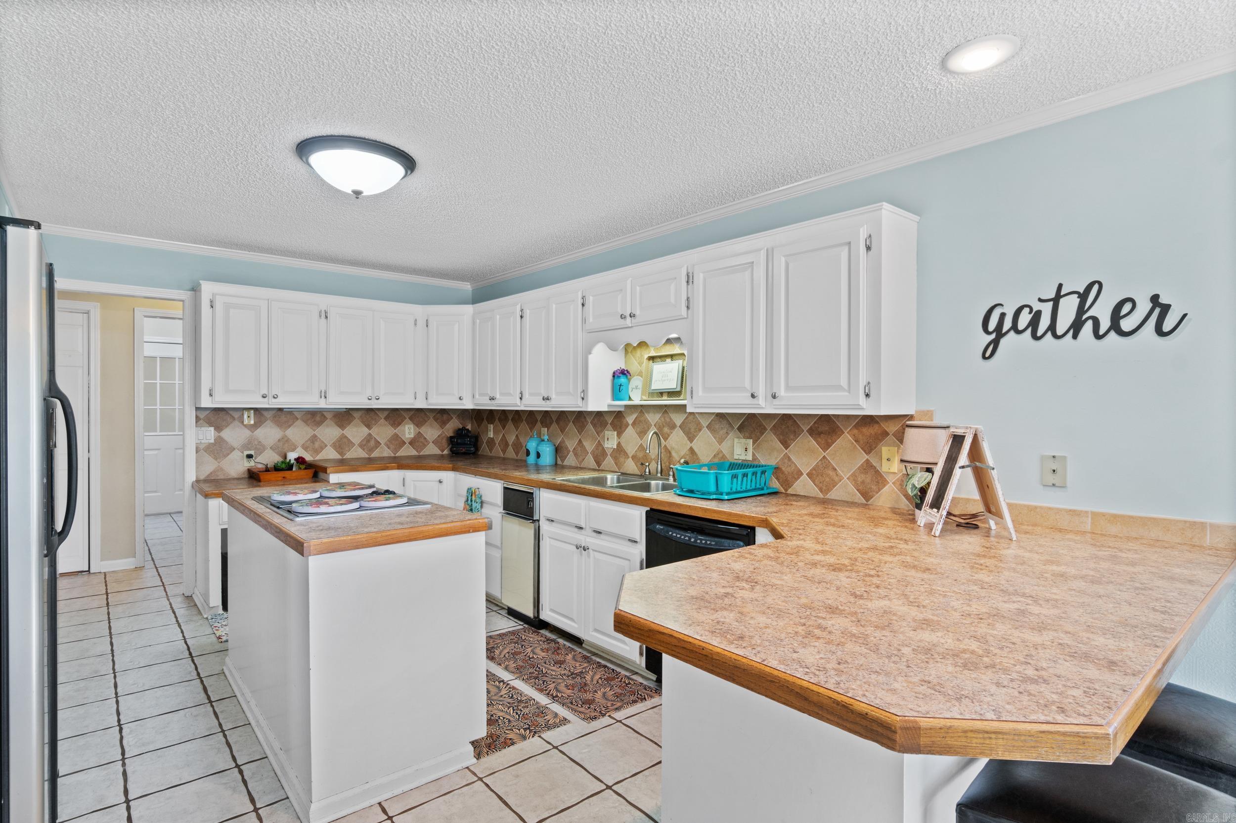 RIVER OAKS - Residential