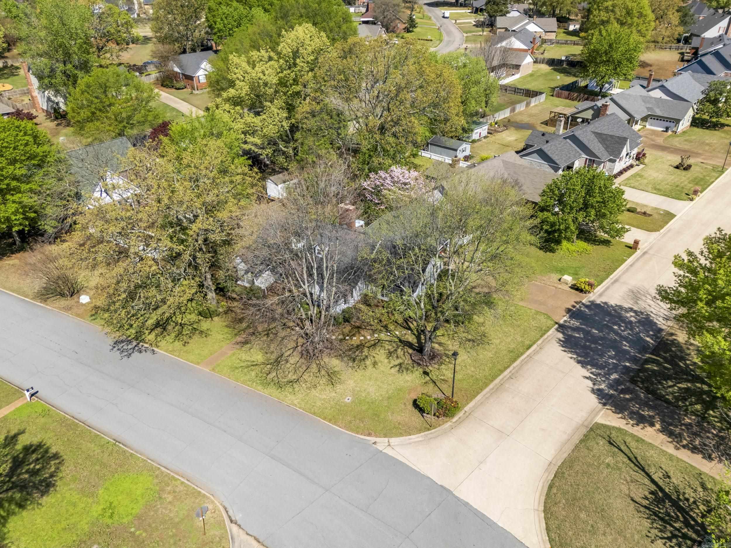 RIVER OAKS - Residential