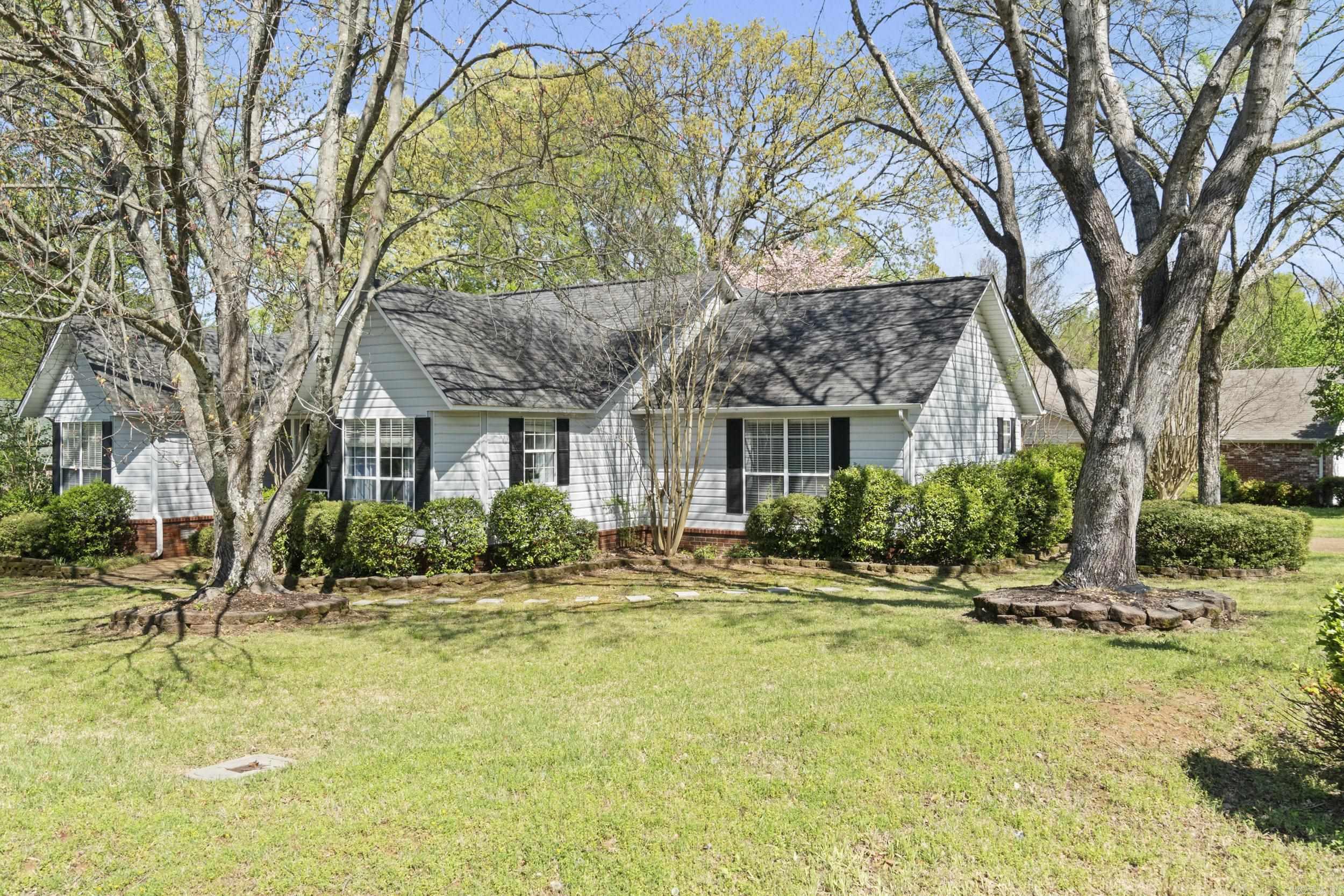 RIVER OAKS - Residential
