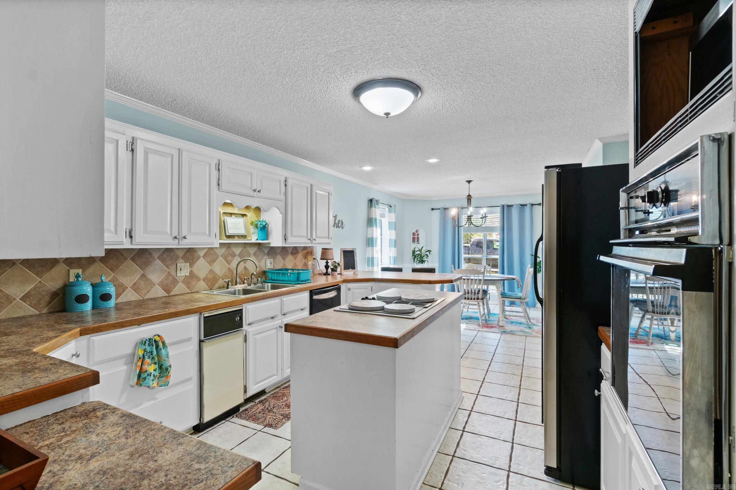 RIVER OAKS - Residential