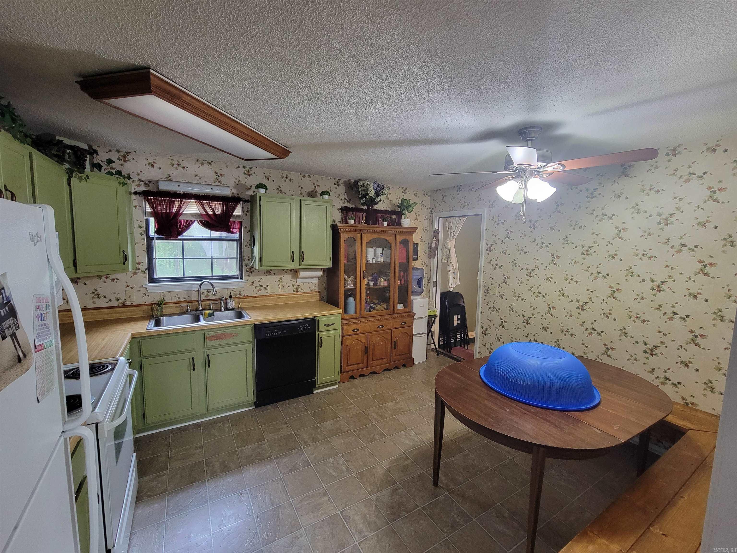 OAK RIDGE ESTATES - Residential