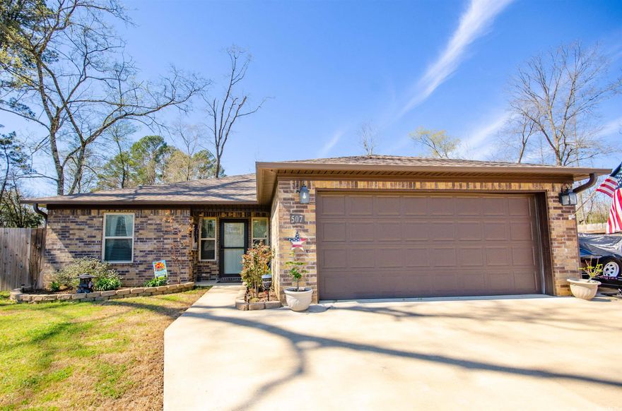 This home is a must see. The property features 3 bedrooms, 2 bathrooms and an open floor plan. There is also a big kitchen with granite countertops, plenty of cabinets and a spacious driveway perfect for an RV or boat. This property is perfect for those looking to live in town but have all the amenities that you would need out on the open road. Come take a look today!