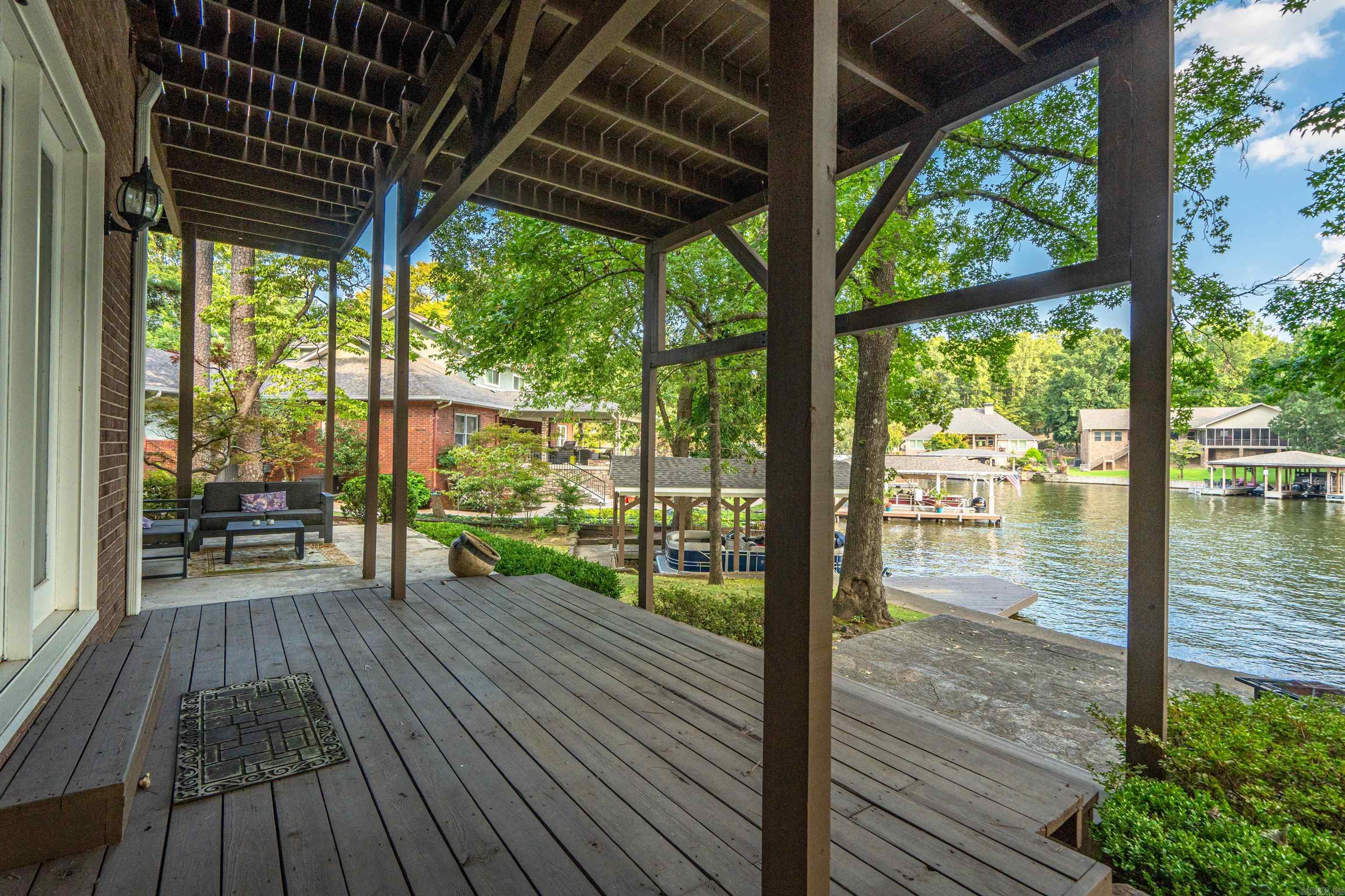 DRIFTWOOD POINT - Residential
