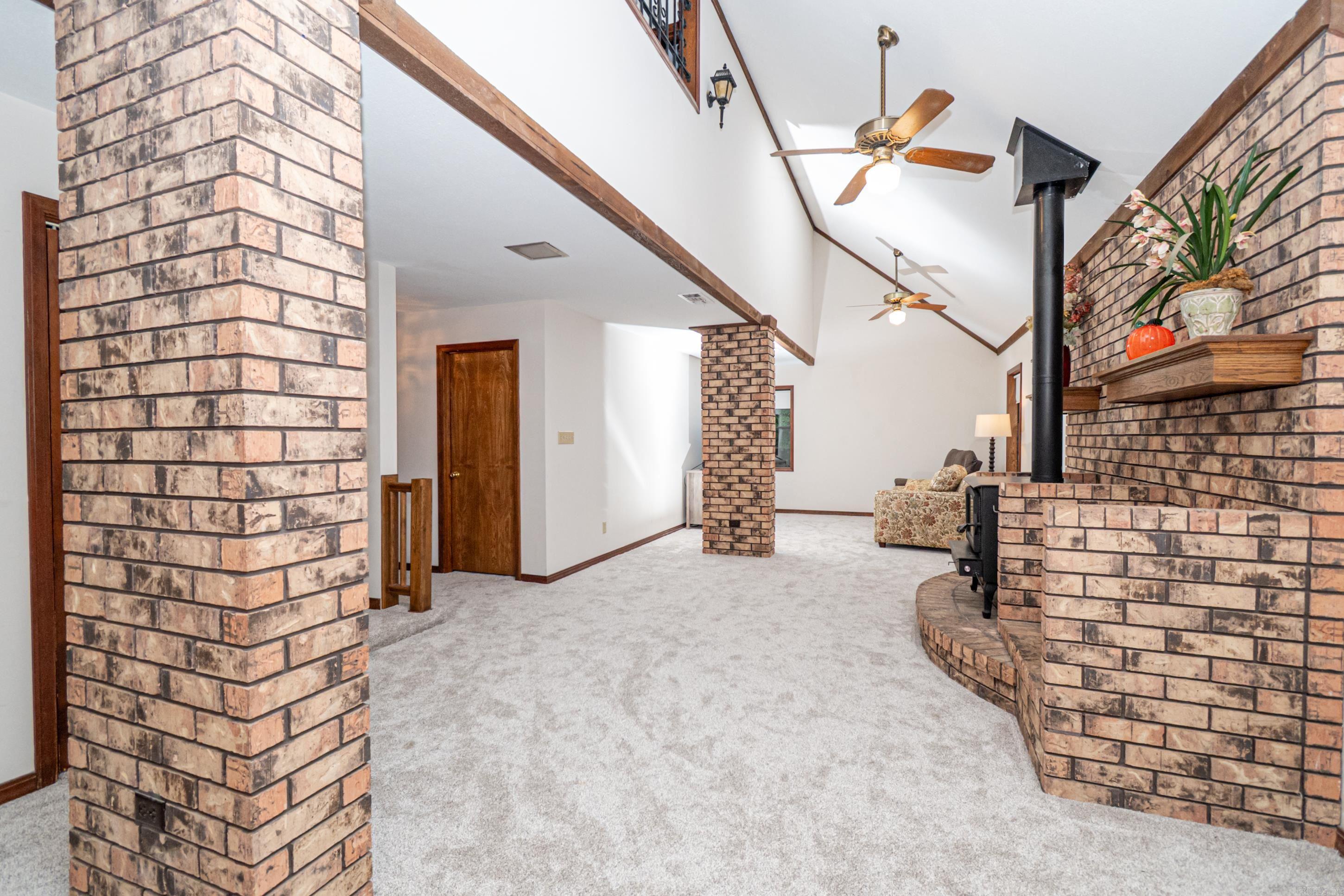 SOUTH HILL - Residential