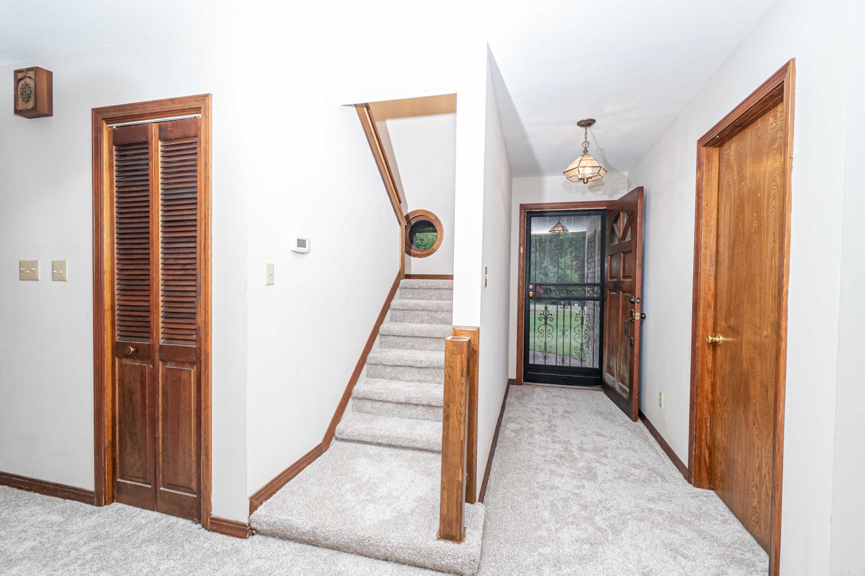 SOUTH HILL - Residential