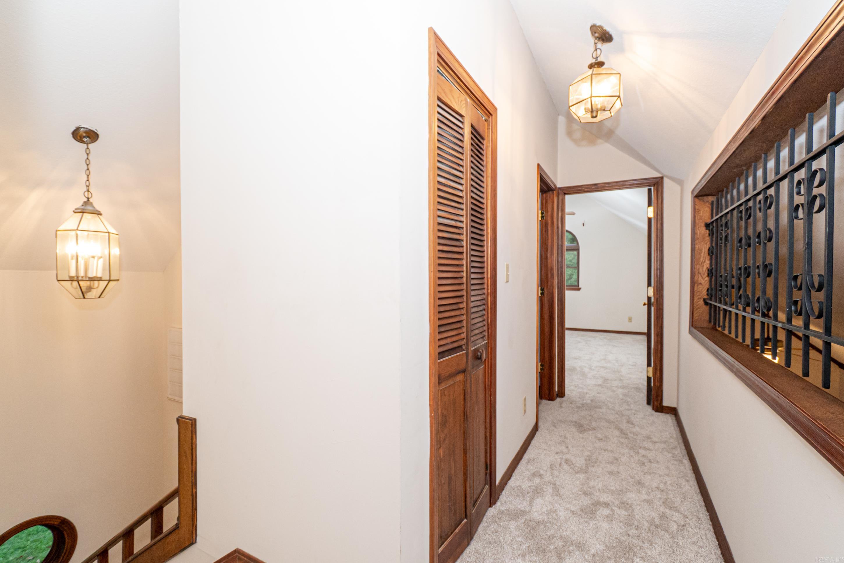 SOUTH HILL - Residential