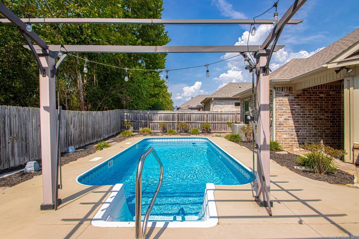 HUNTER CROSSING - Residential