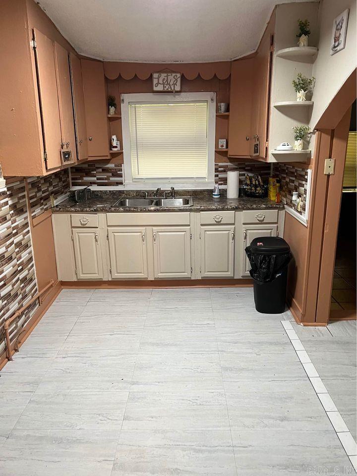 Holderness & Senyard - Residential Lease