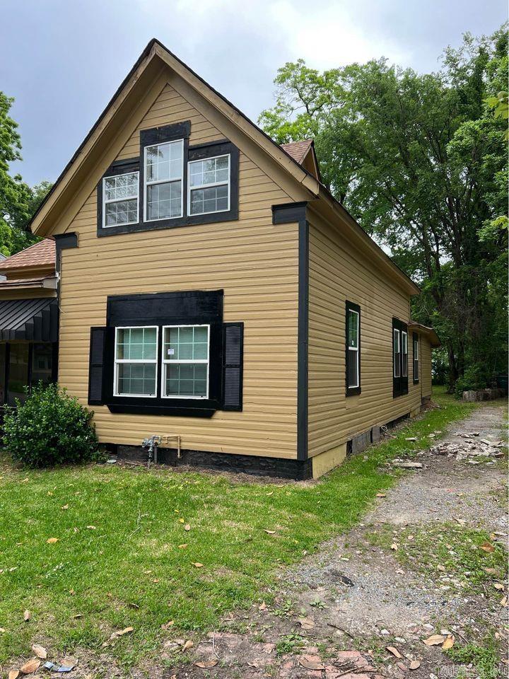 Holderness & Senyard - Residential Lease