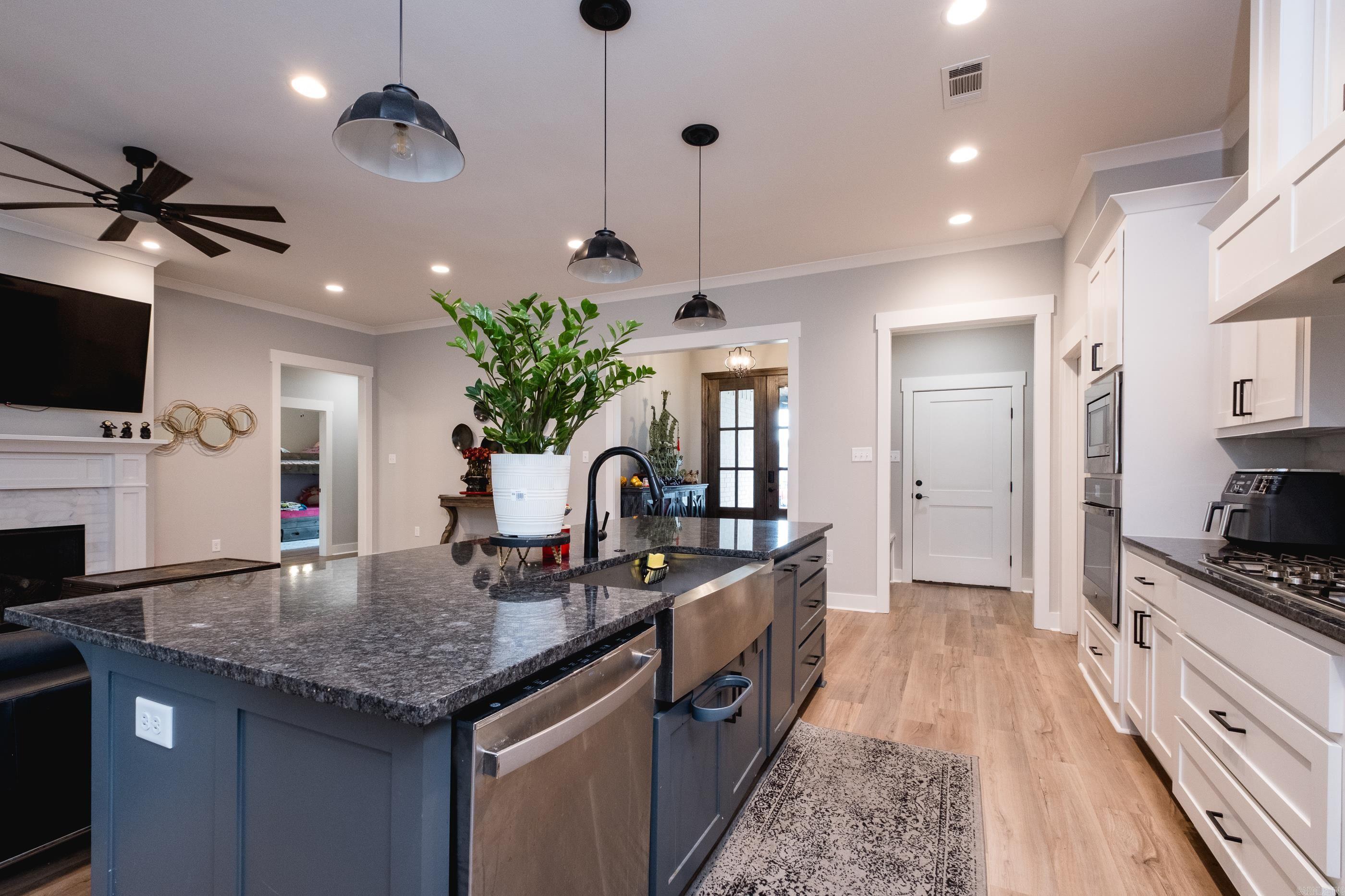 IVY PLACE - Residential