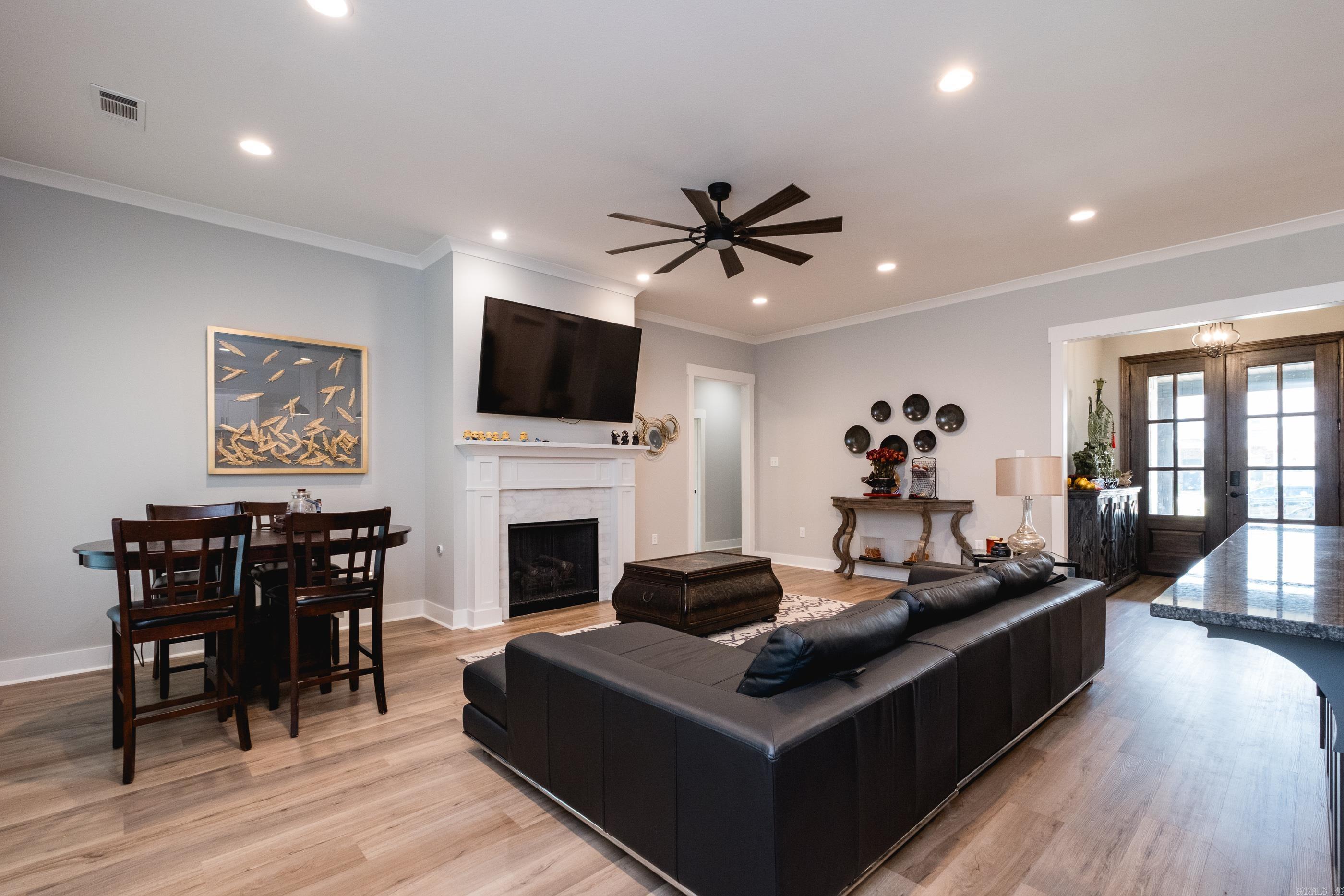 IVY PLACE - Residential