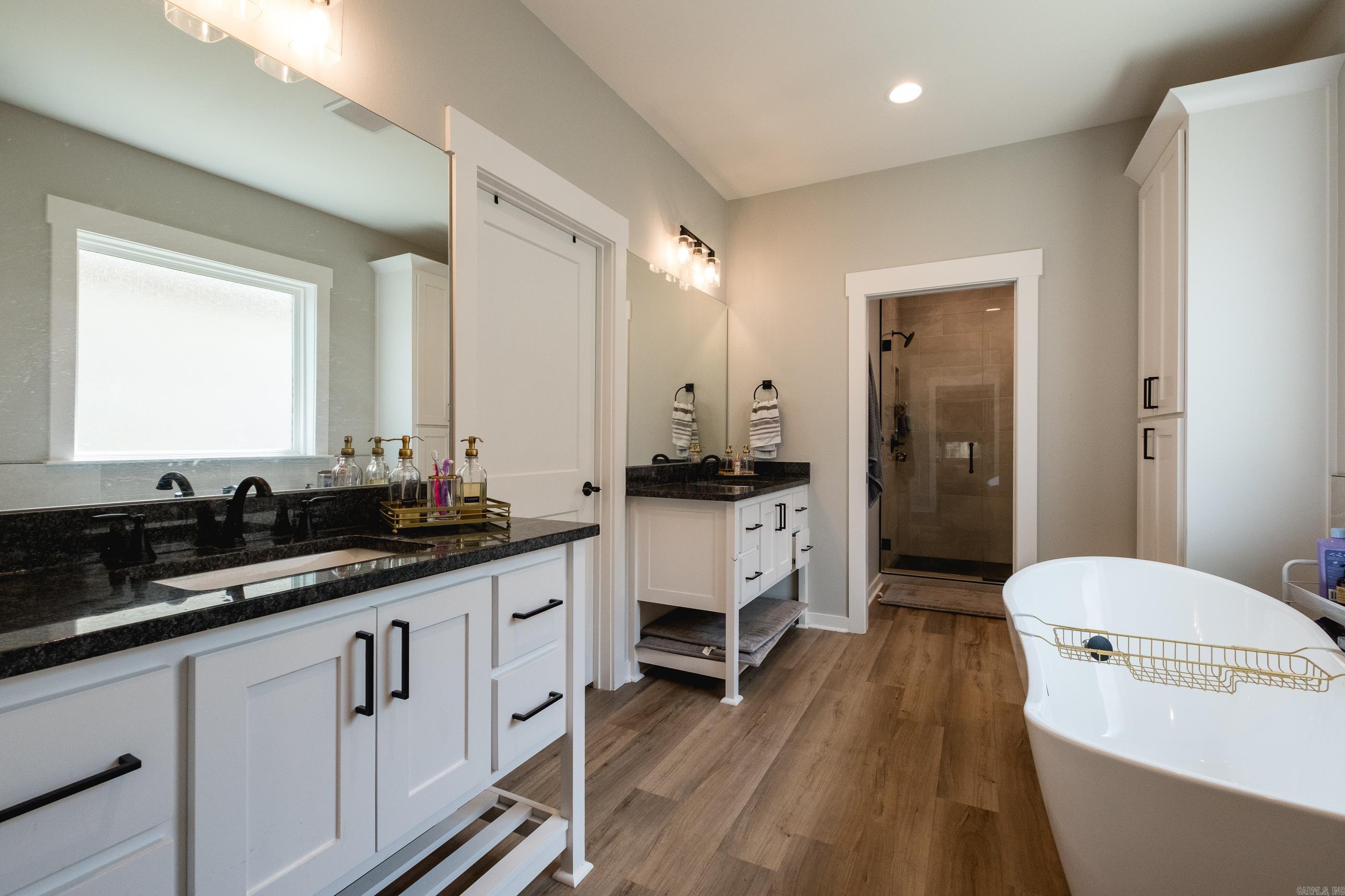 IVY PLACE - Residential