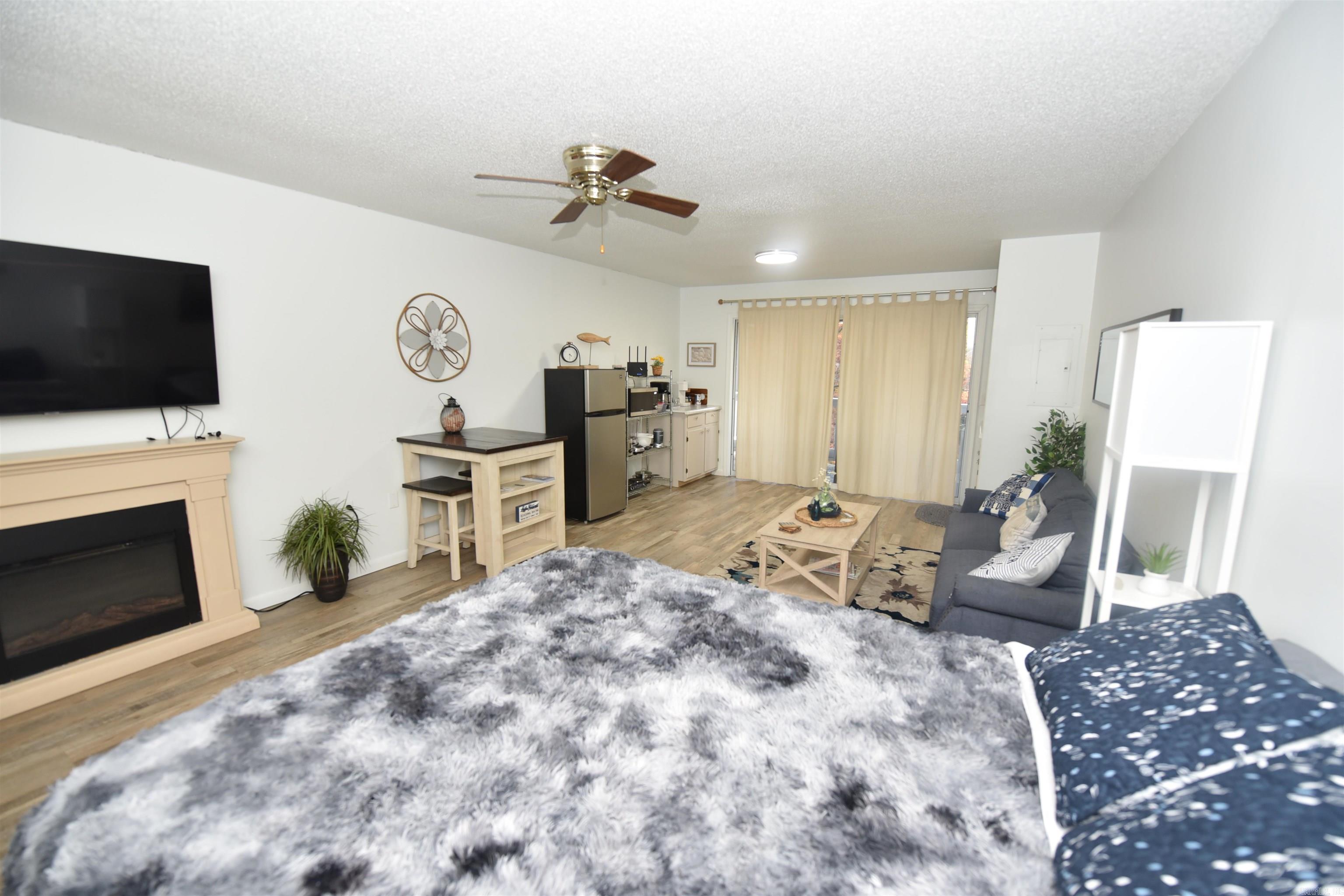 SUMMERHILL PLACE CONDOS - Residential