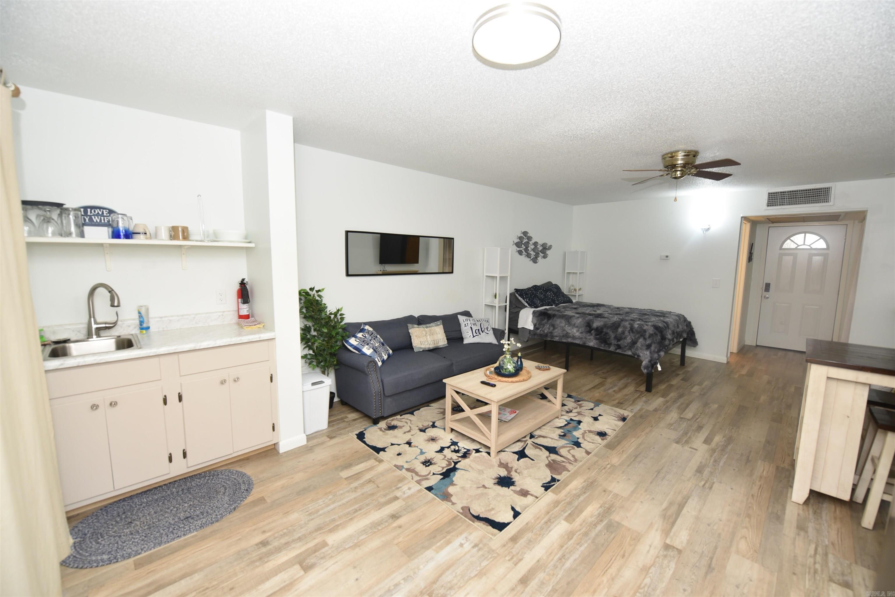 SUMMERHILL PLACE CONDOS - Residential