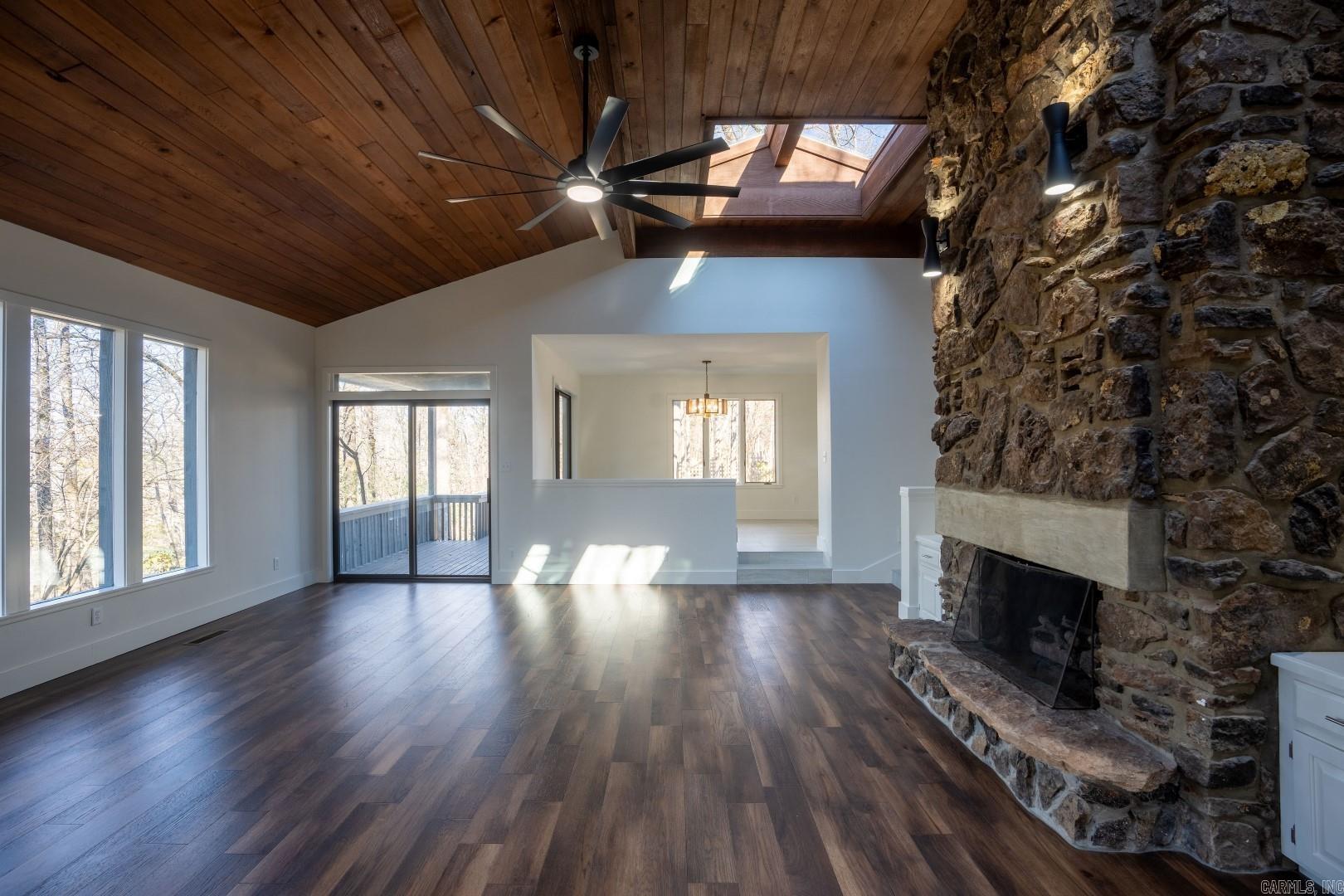 Eden Isle-Country Club - Residential